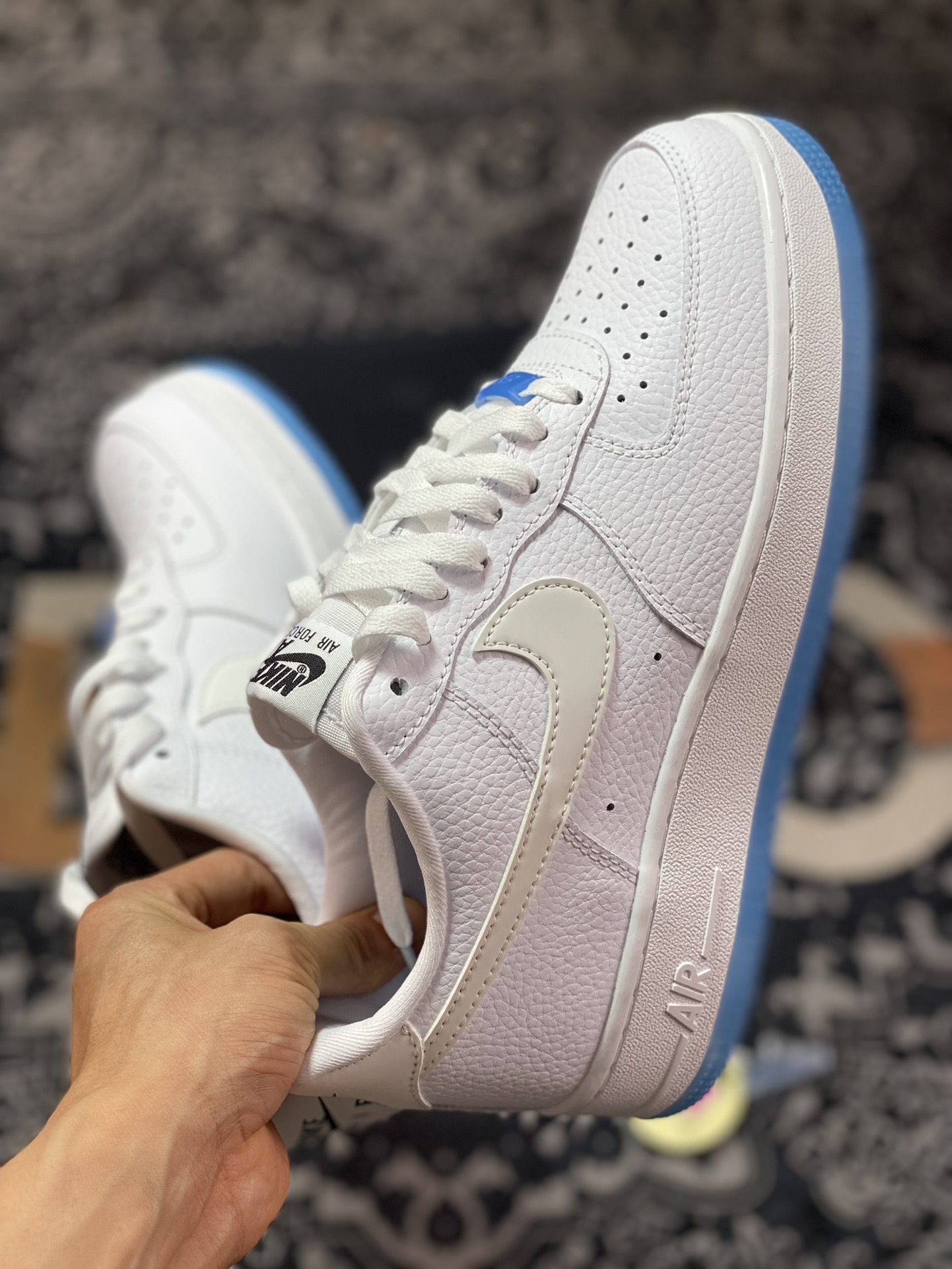 Nike Wmns Air Force 1 '07 Low ”UV White/University Blue” Air Force One Sneakers ”Leather White Blue Heat Sensing Heel” DA8301-101