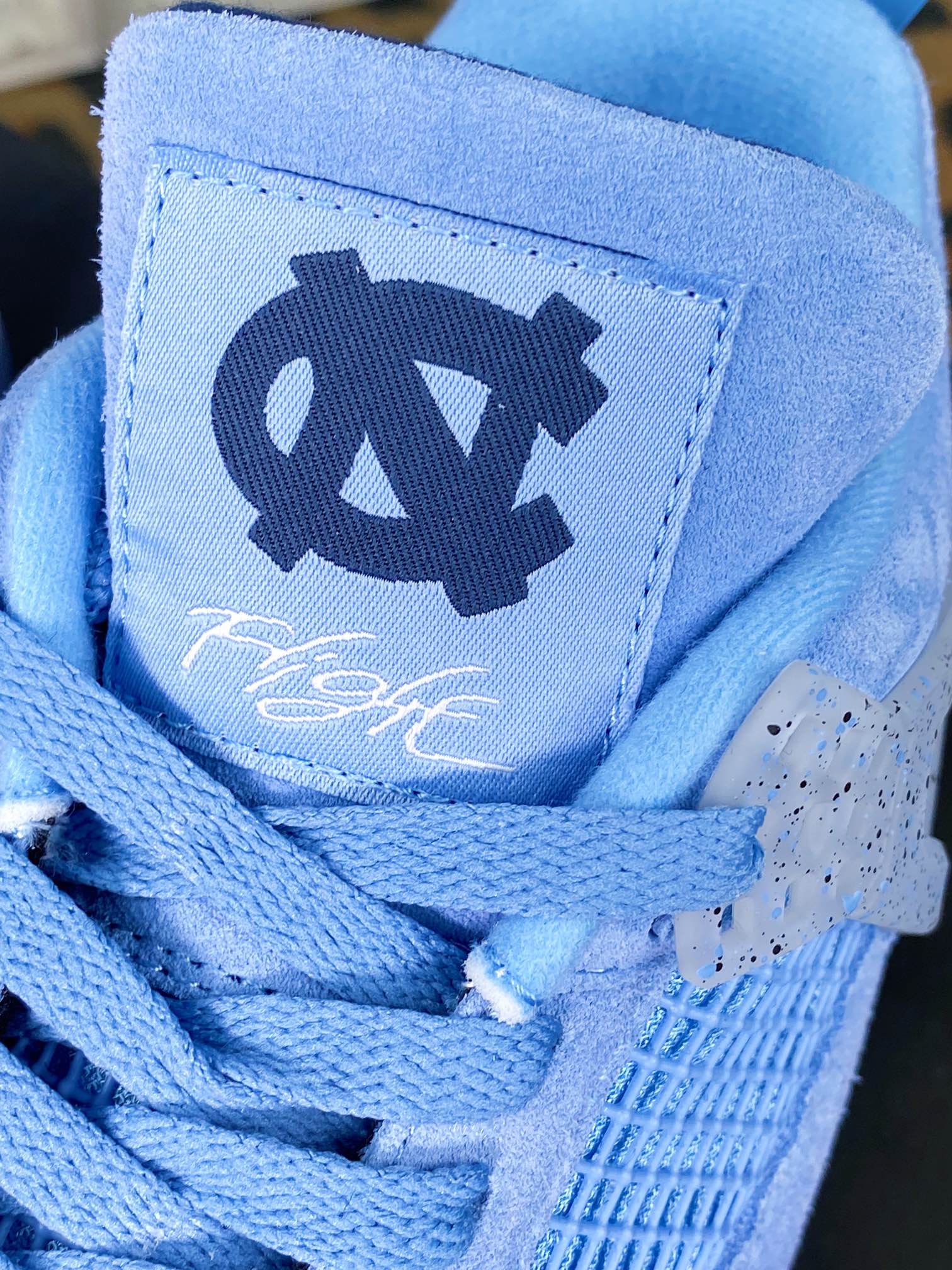 Air Jordan 4 Retro SE ”University Blue” AJ4 mid-top basketball shoes ”University Blue North Carolina Blue Transparent Blue Bottom” CT8527-400