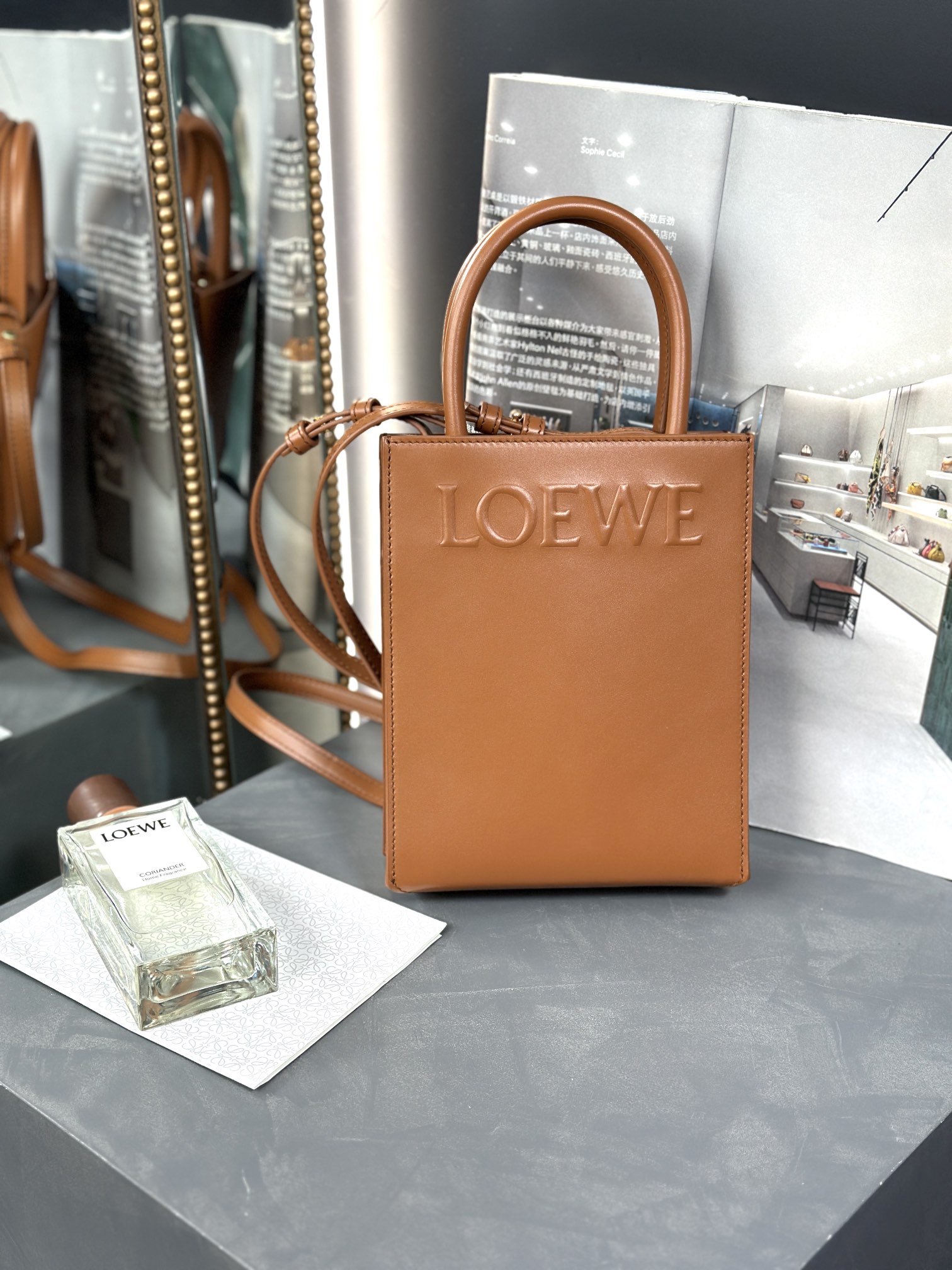 LOEWE Standard A5 Toteバッグ 21-トップクオリティ