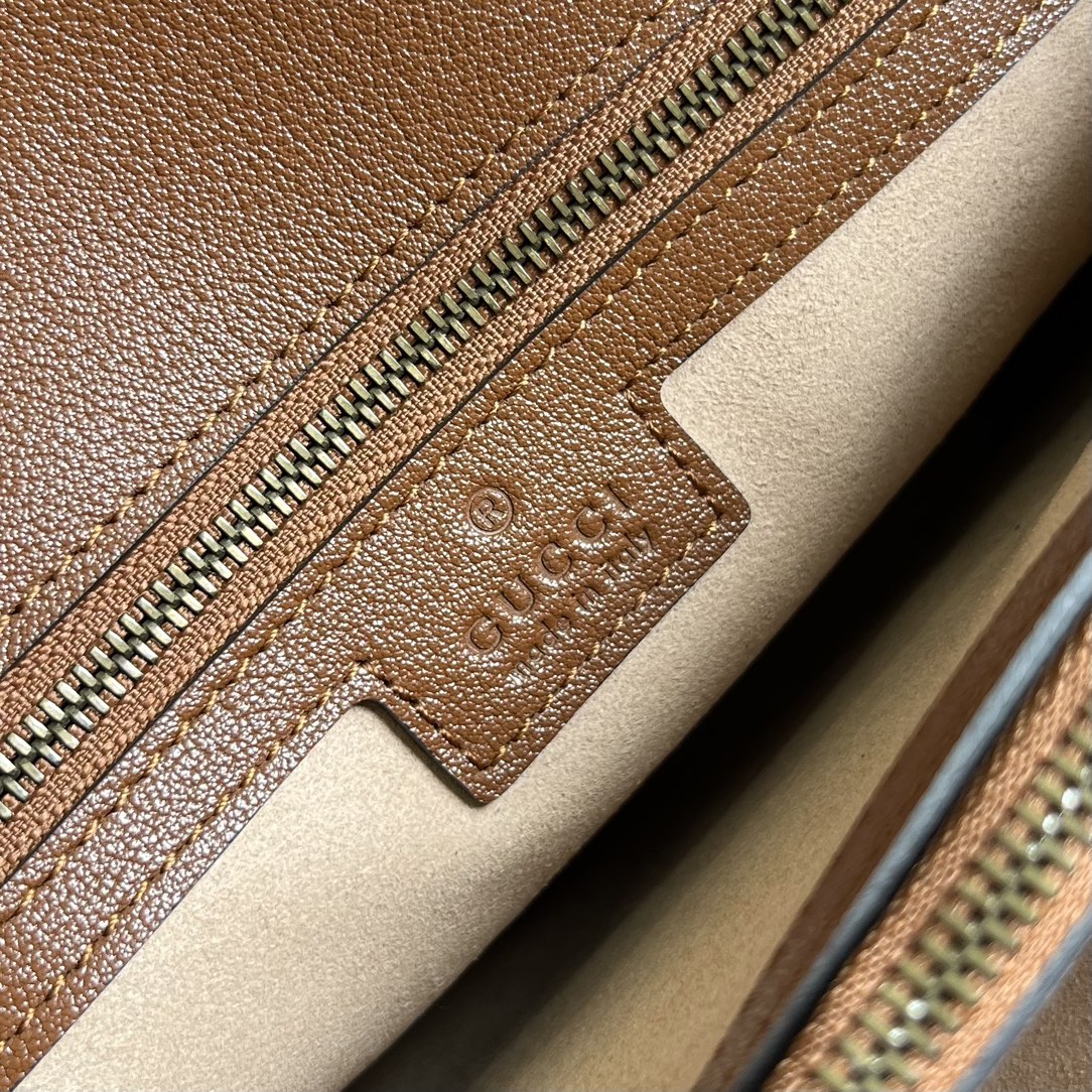 配全套包装️GGDiana竹节手袋承袭品牌设计的演变和焕新理念以全新视角演绎源自90年代的经典竹节托特包