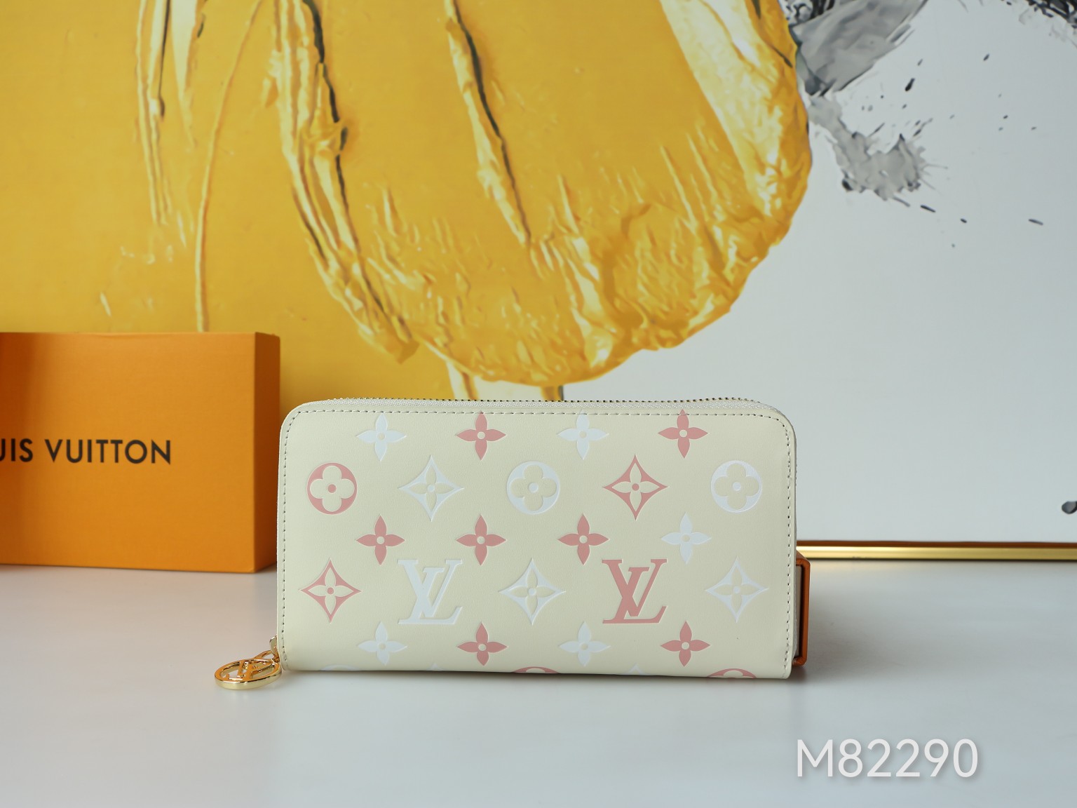 Classic leather long wallet exterior