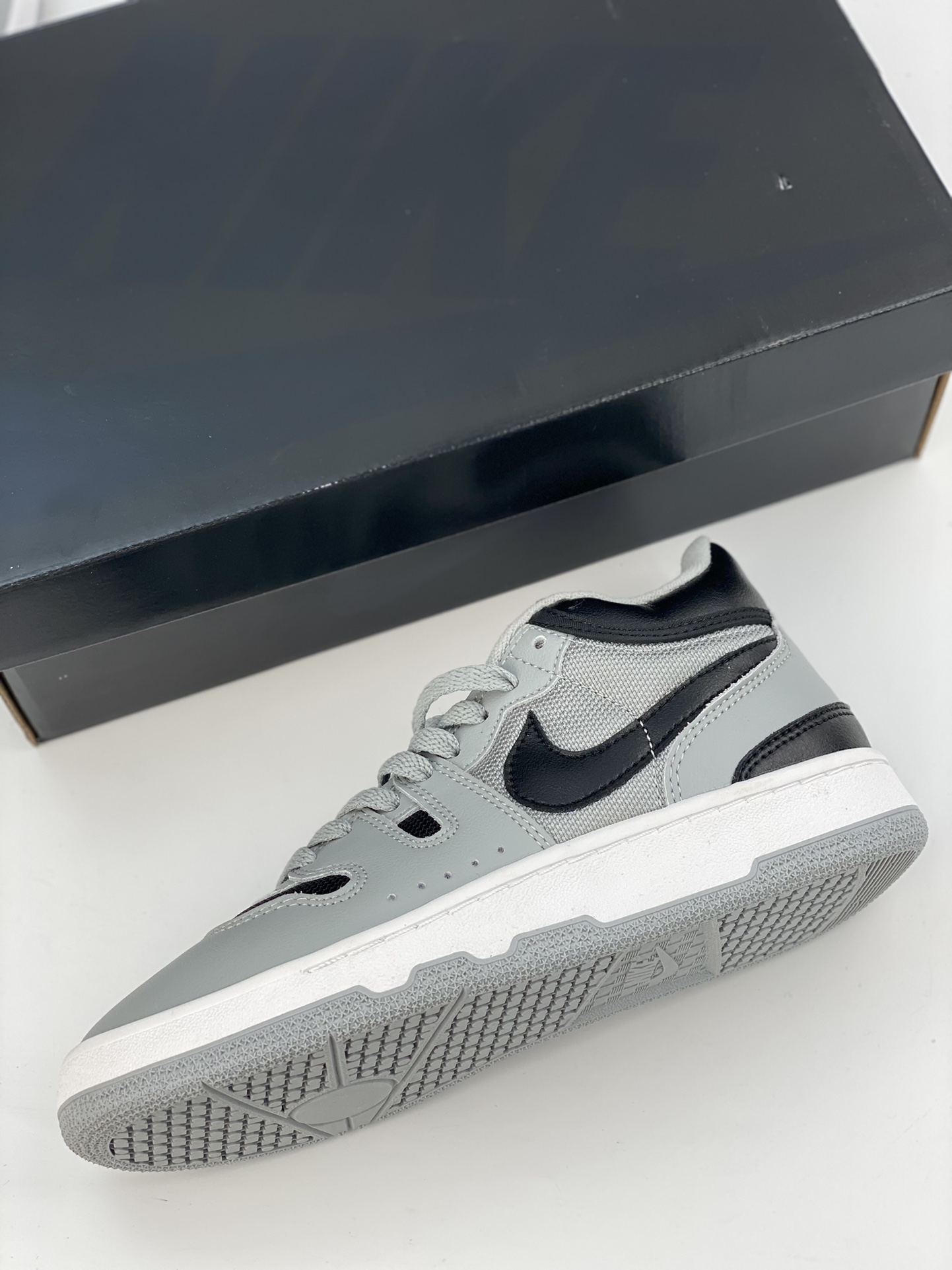 Nike Mac Attack QS series mid-top retro sneakers FB8938-100