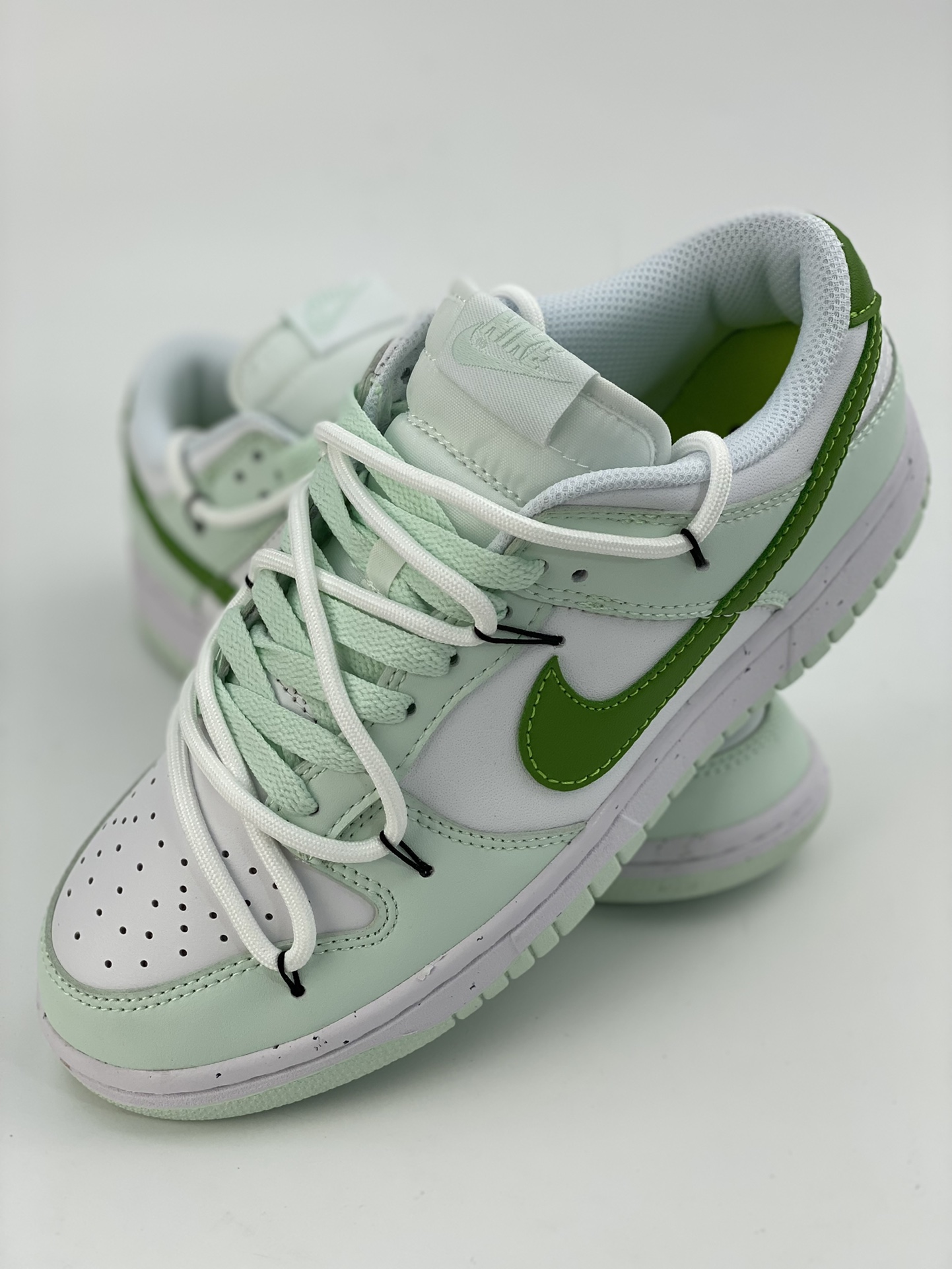 200 NIKE SB Dunk Low Next Nature 青提奶绿绑带 DN1431-102