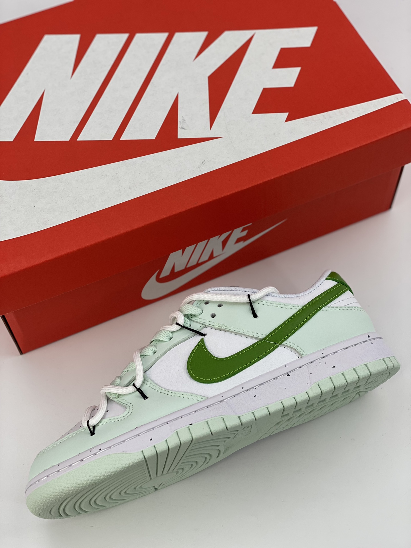 200 NIKE SB Dunk Low Next Nature 青提奶绿绑带 DN1431-102