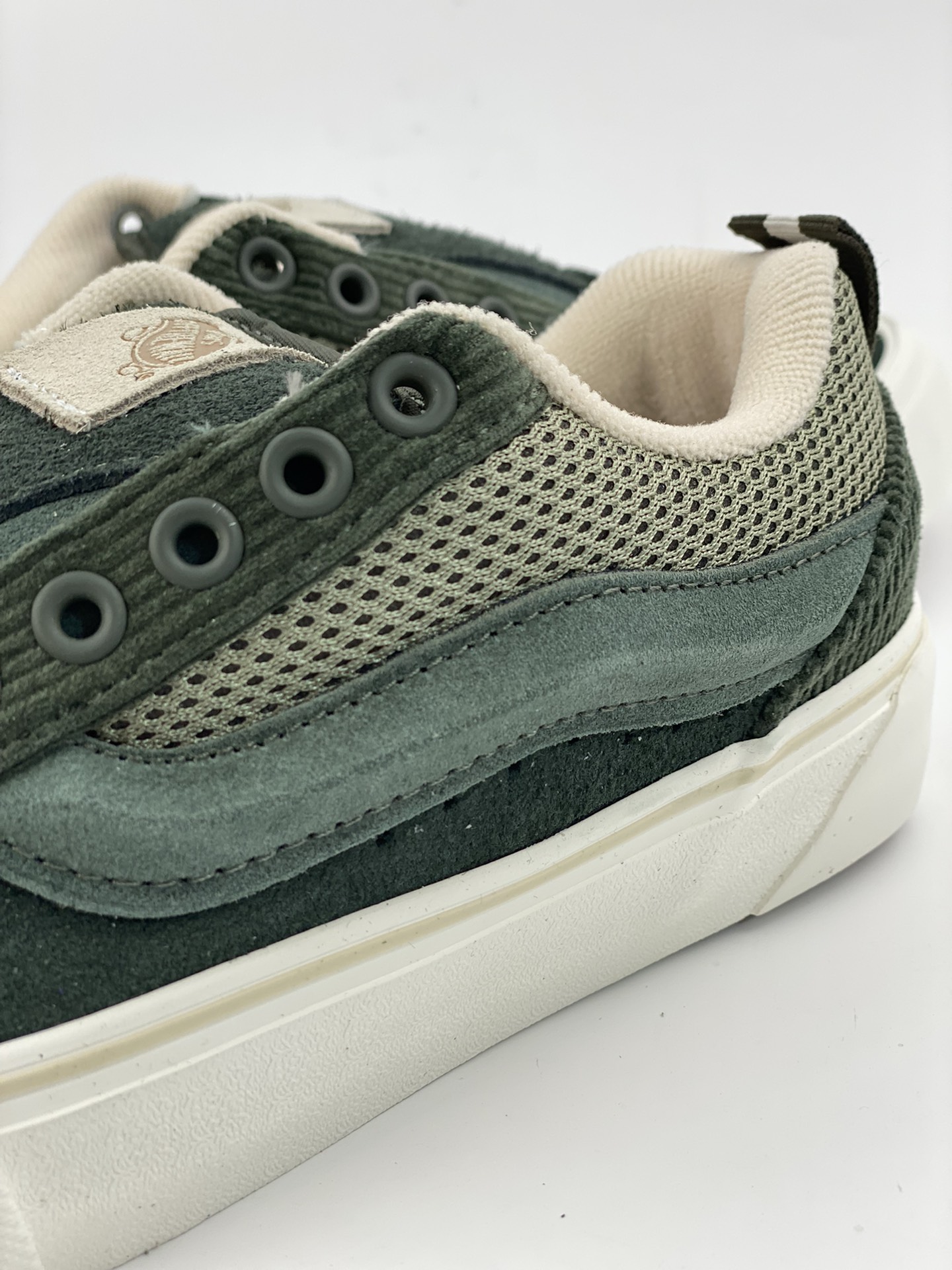 Vans Knu-Skool VR3 LX Campbell Julian Series