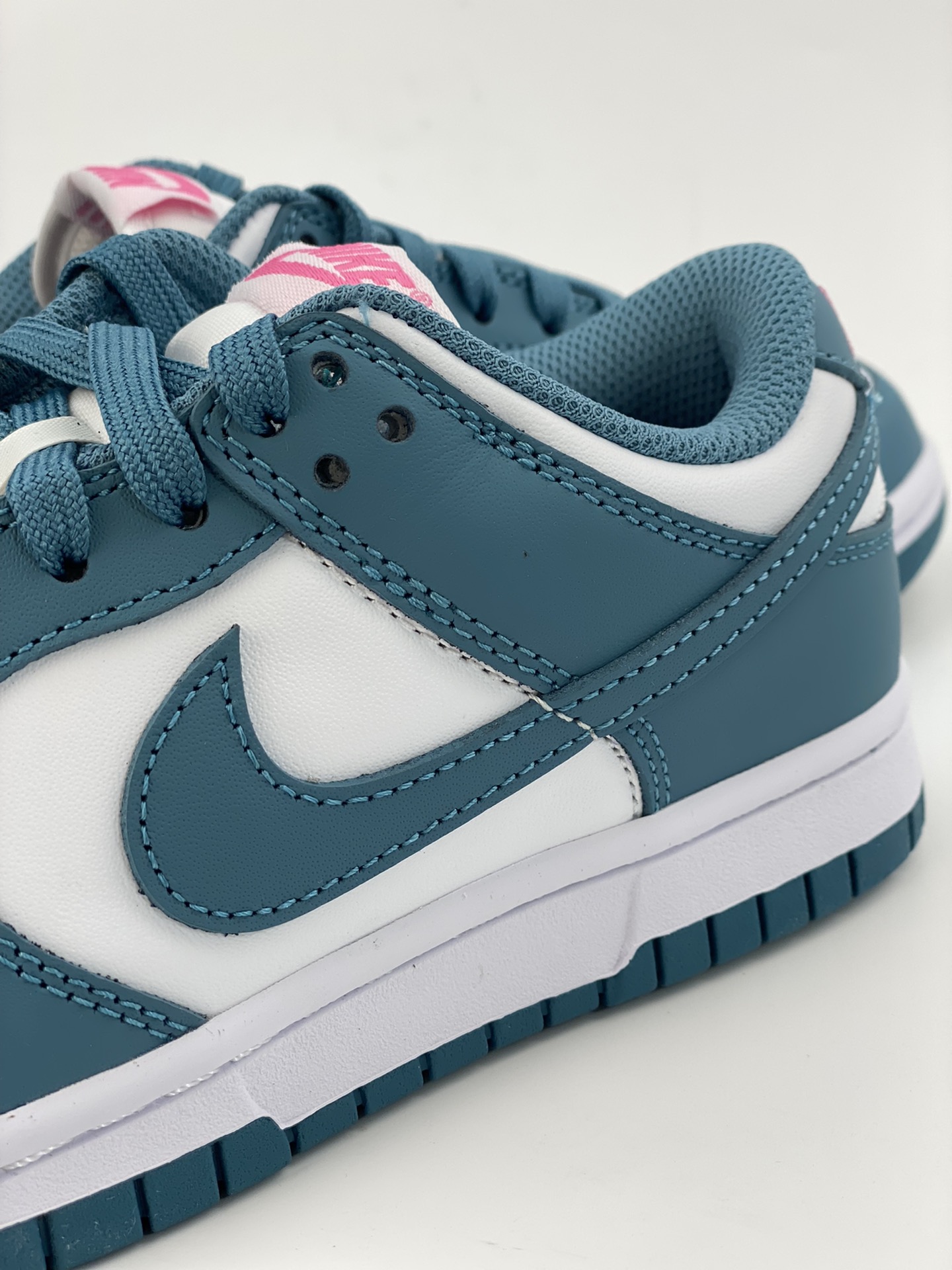 Nike SB Dunk Low South Coast FJ0739-100