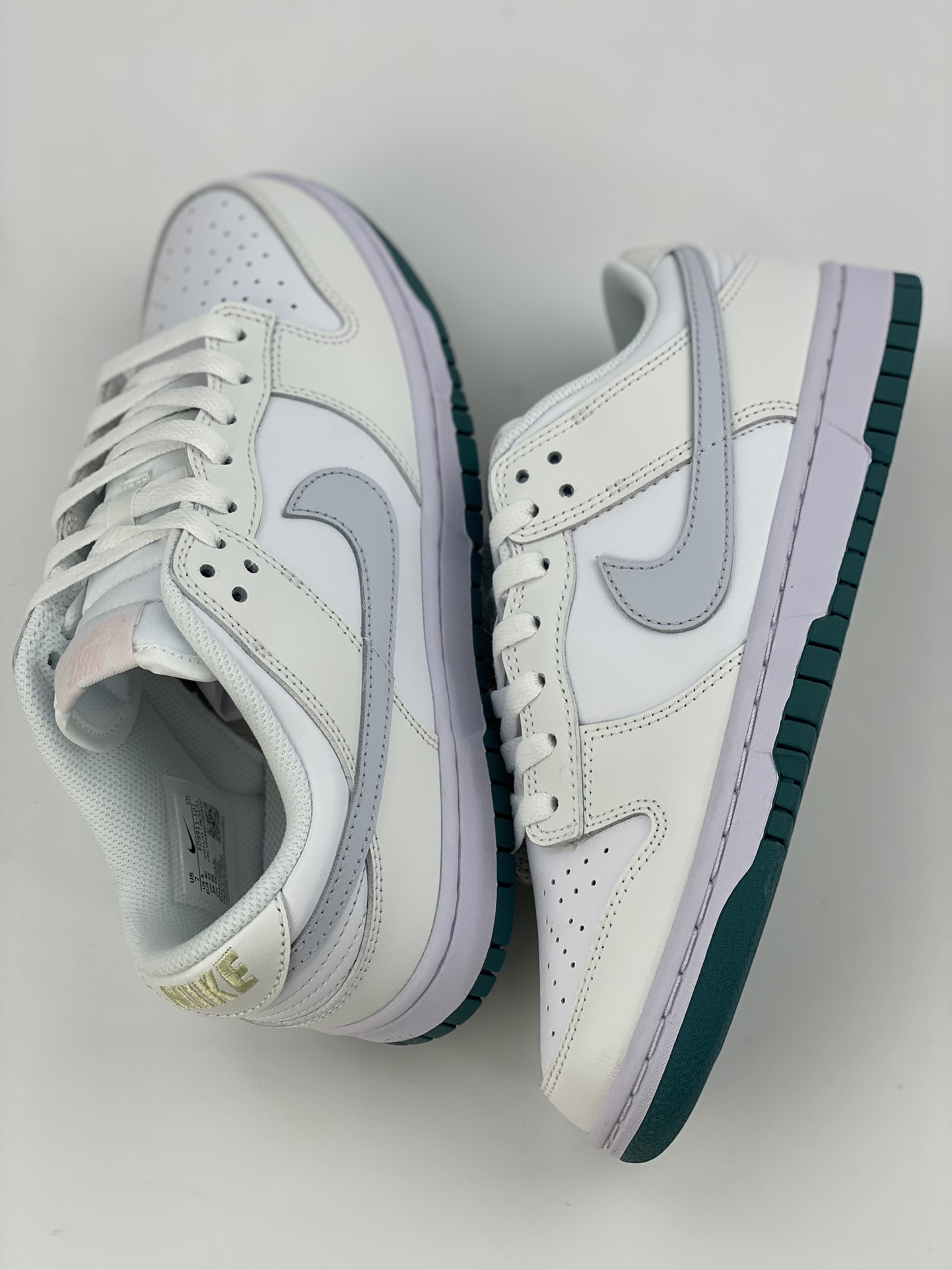 Nike SB Dunk Low Mint Green FD9911-101