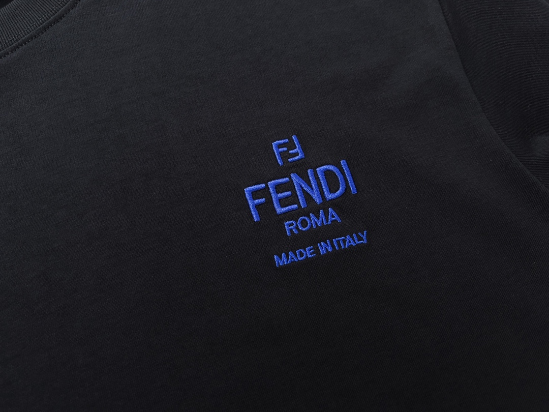 Fendi/芬迪 渐变印花字母LOGO圆领短袖