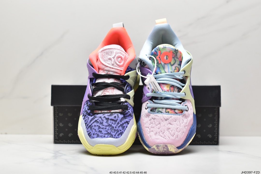Nike Zoom KD15 The new Zoom KD 15 uses a full-palm + forefoot fan-shaped overlapping air cushion configuration FN8011-500