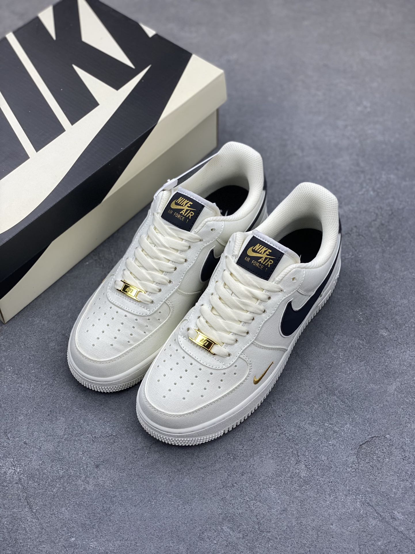 Nike Air Force 1 '07 Low-Top Casual Sneakers - Black & Gold Accents 9 i1684522102 2239 7