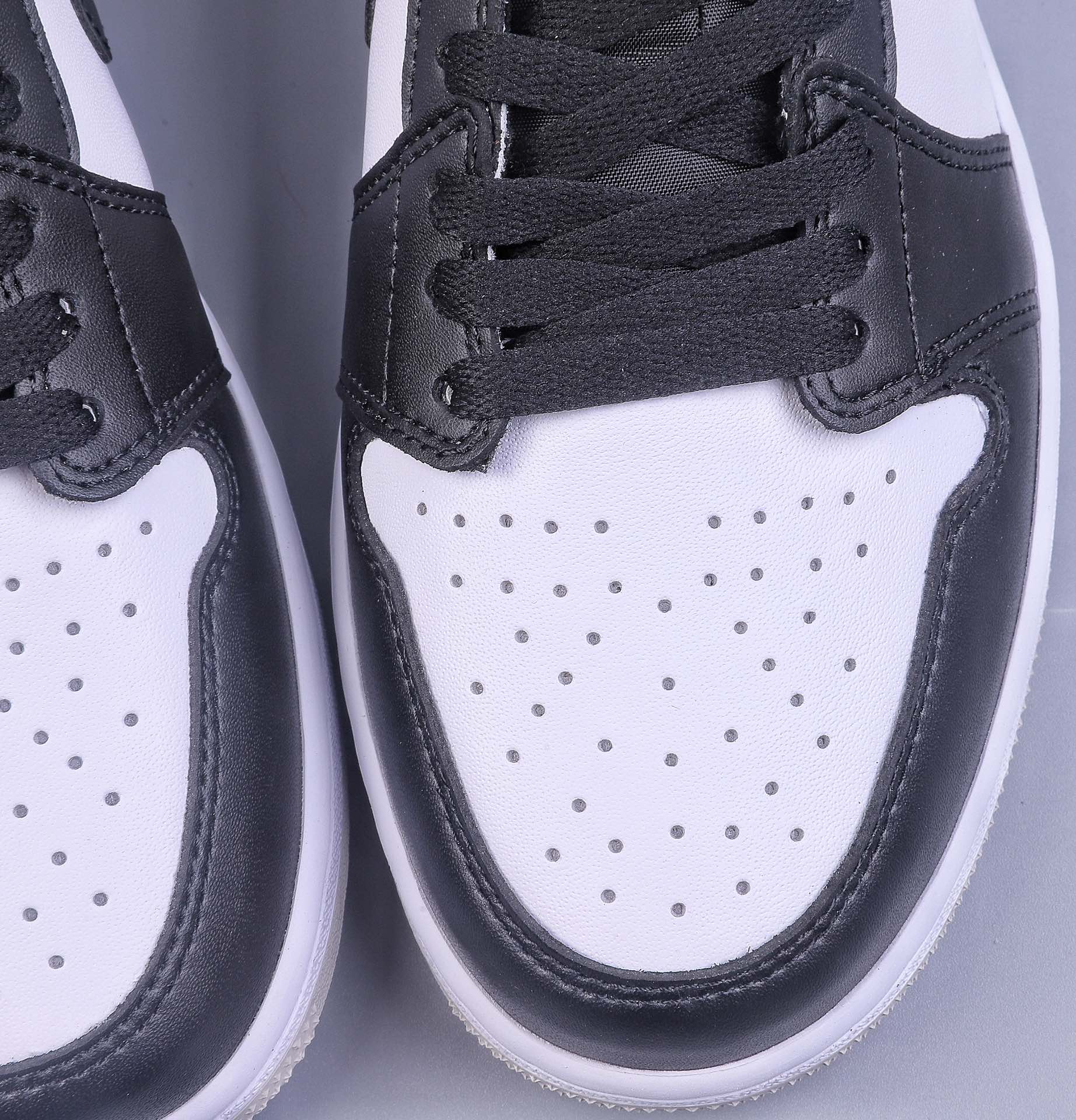 180 外贸版Air Jordan 1 Low 白黑脚趾高尔夫 AJ1乔1低帮休闲板鞋 DD9315-108