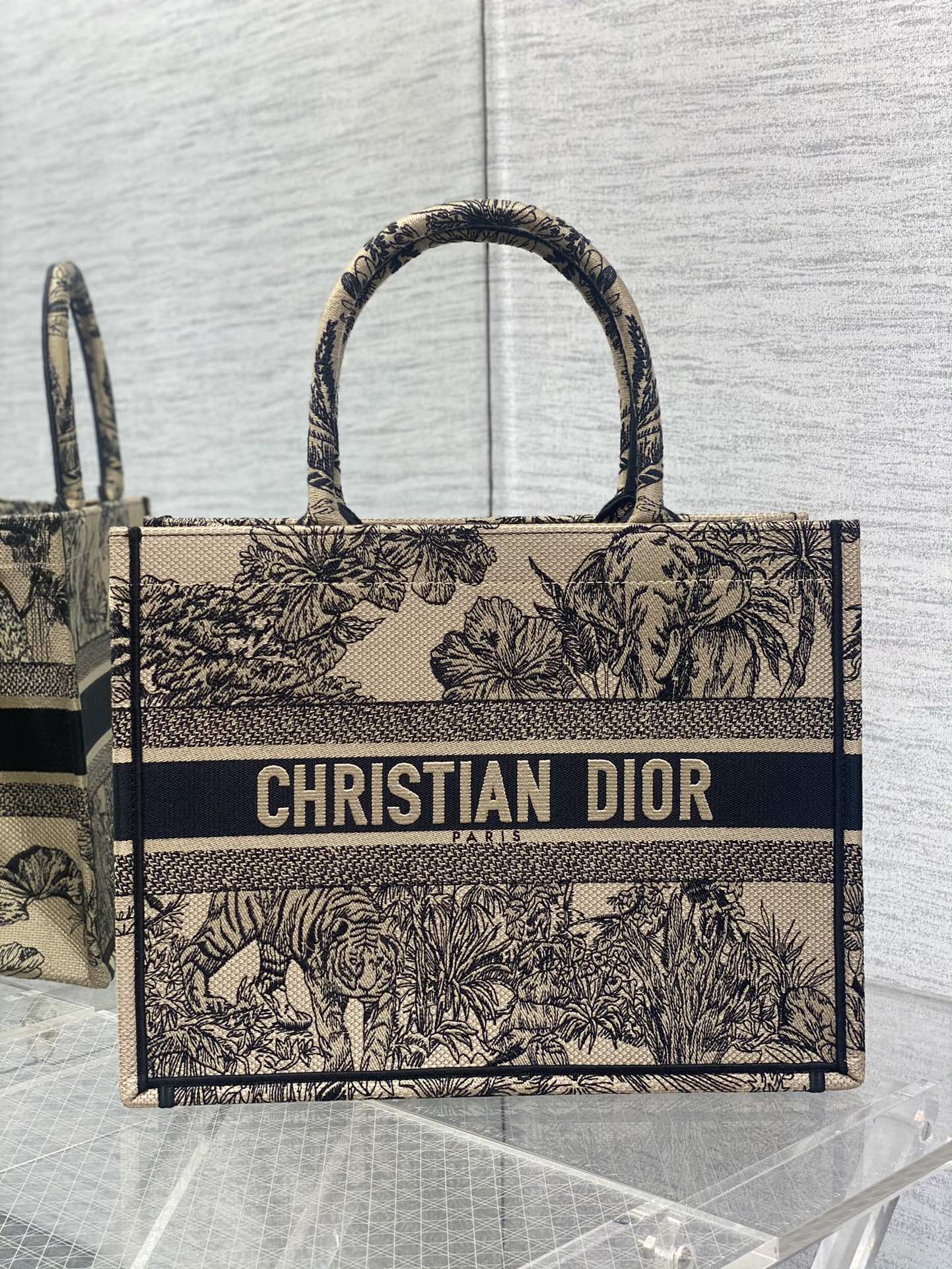 DIOR Tote Jungle Tiger Pattern Embroidered Letter Tote Bag