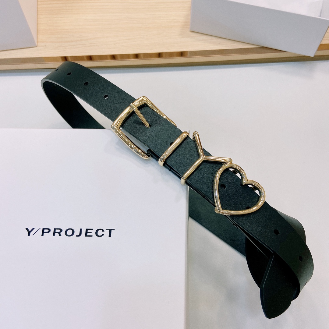 Y/ROJECT春夏系列品牌标志性的
