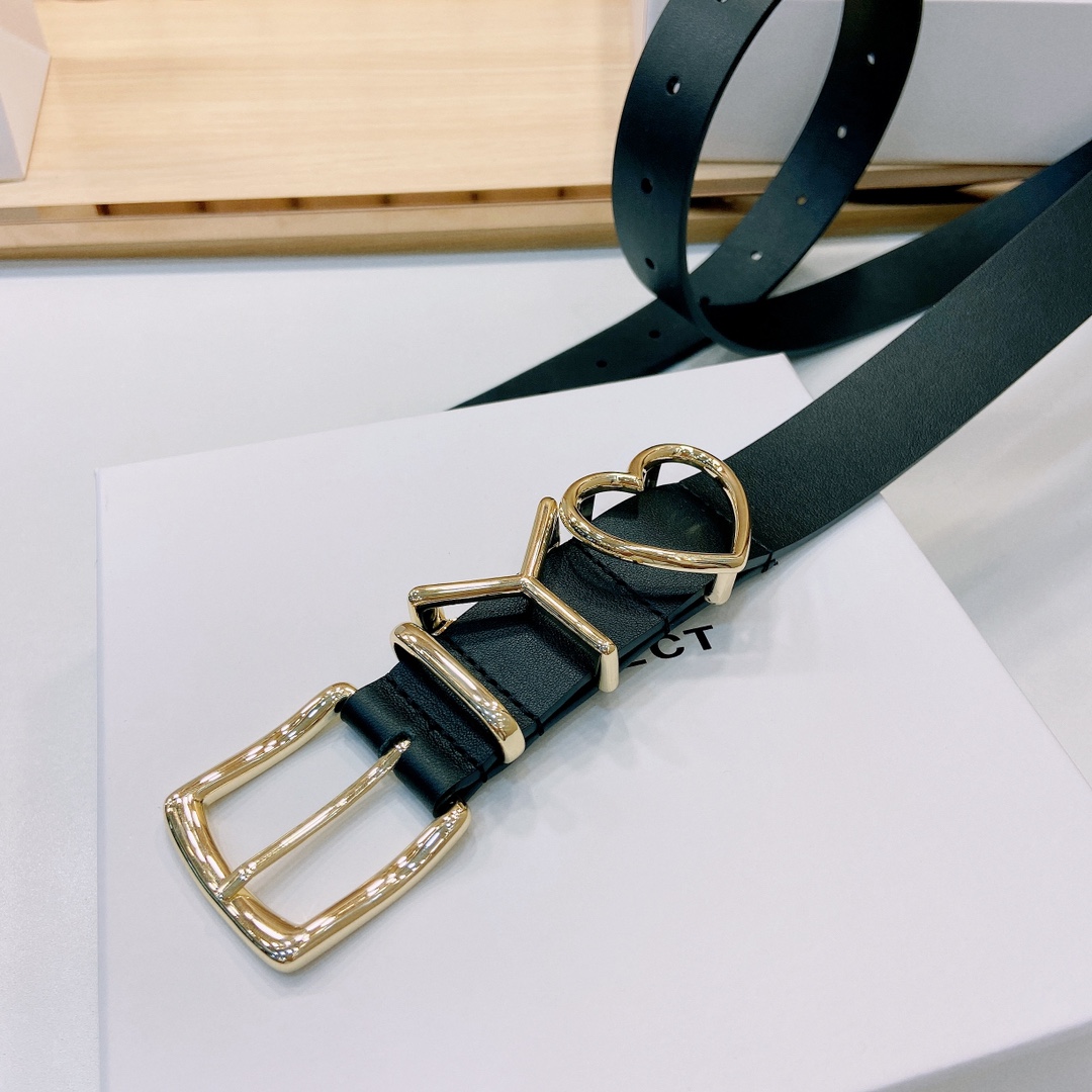 Y/ROJECT春夏系列品牌标志性的