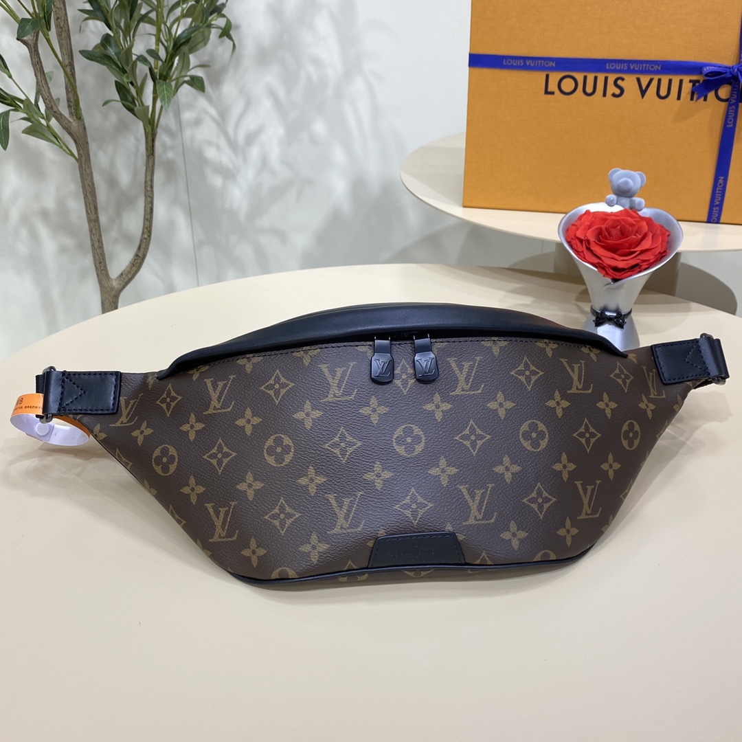 Louis Vuitton LV Discovery Sacos de Cintura & Pochetes Pele de vitelo Couro vaca Vintage Casual M44336