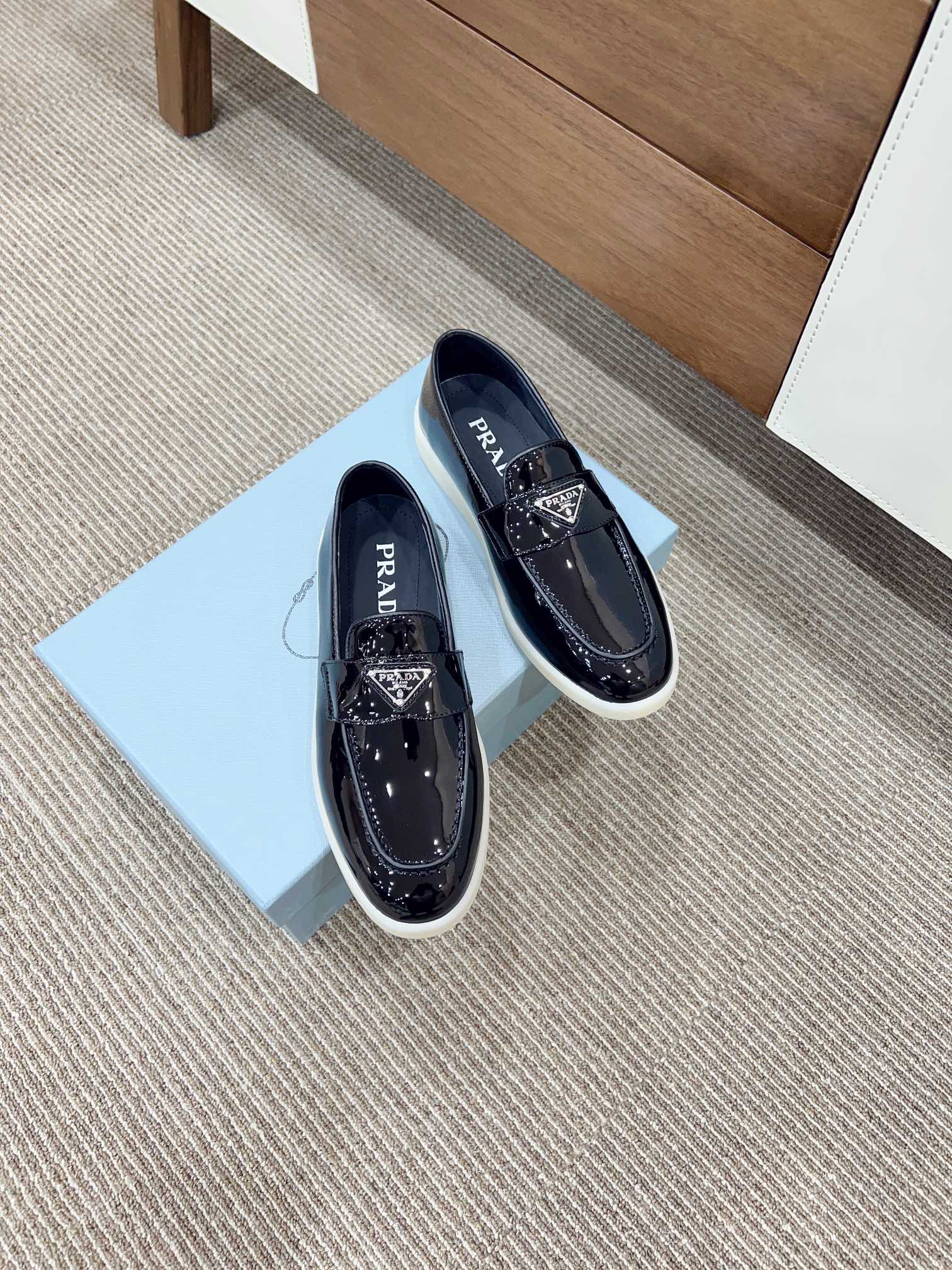 Prada Chaussures Loafers Top 1: 1 réplique
 Cuir de vache Caoutchouc Peau mouton Collection printemps – été