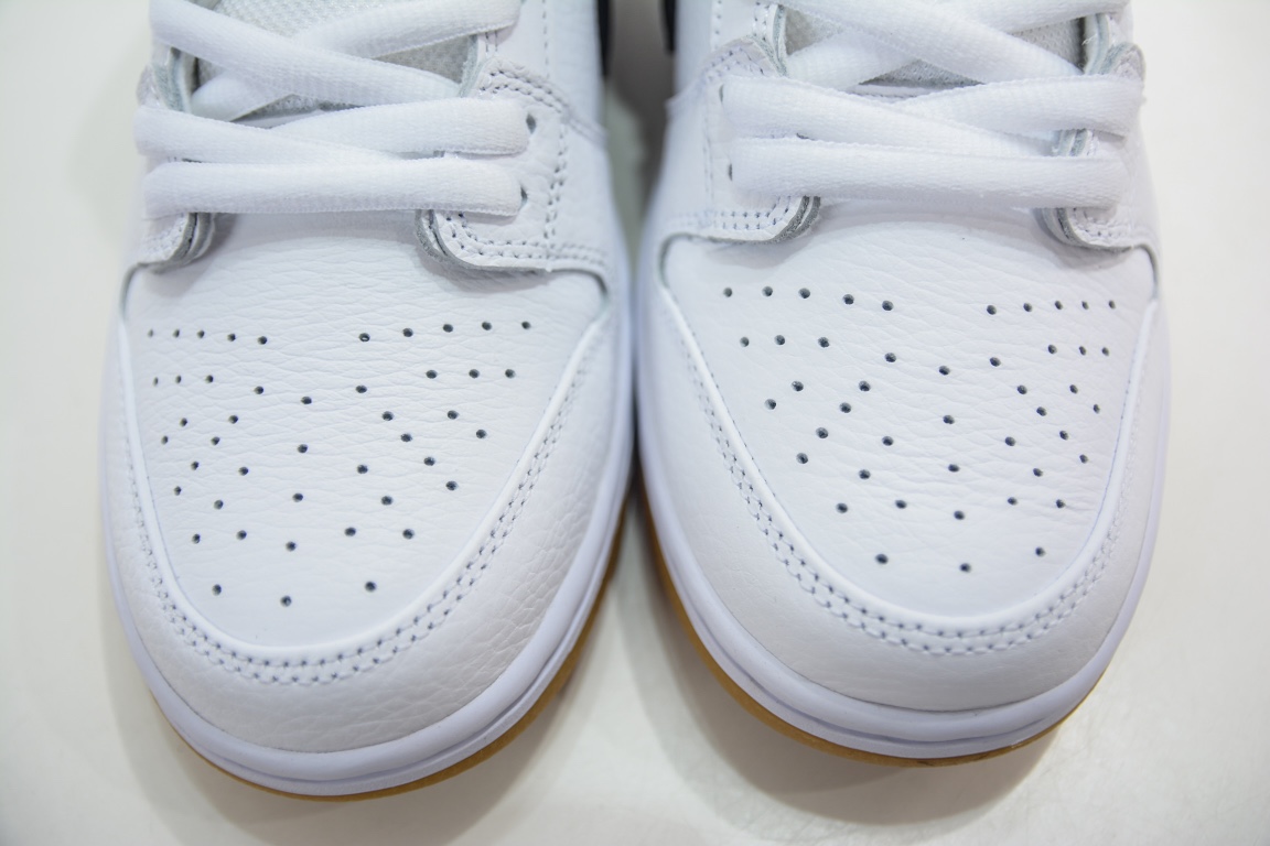 T AY version shipped Nike Dunk SB Low white and black raw rubber CD2563-100