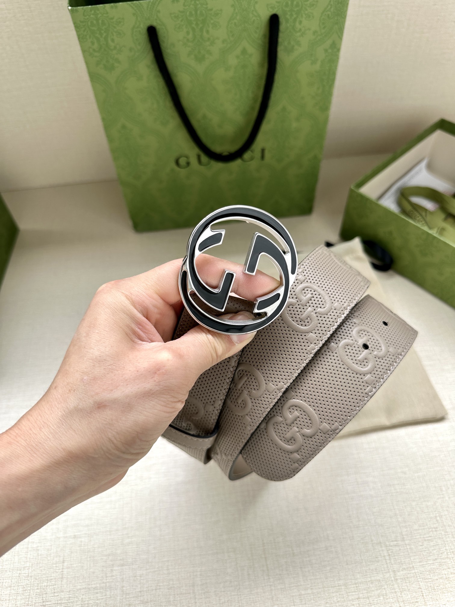 GUCCI宽度4.0cm这款单品将品