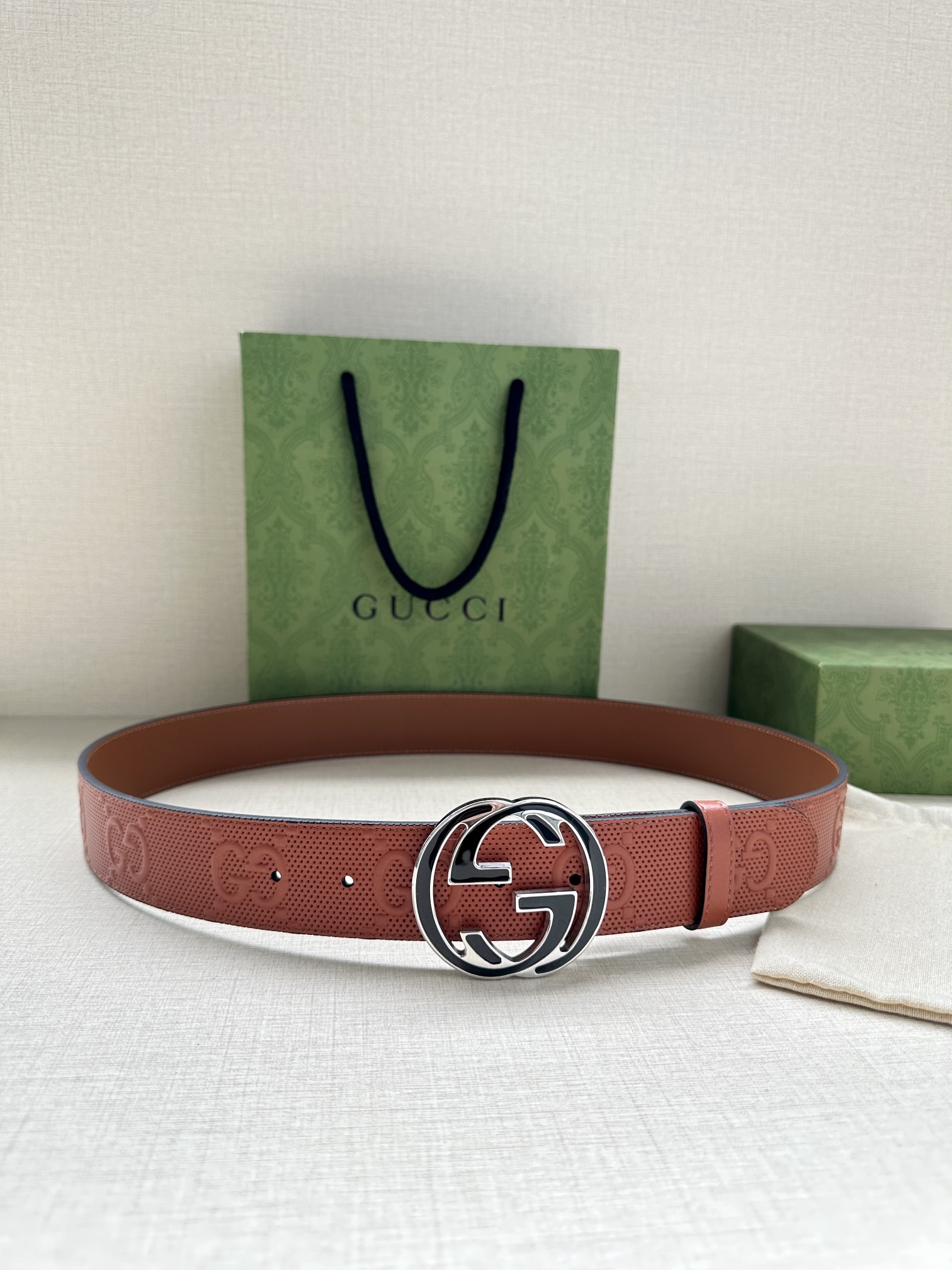 GUCCI宽度4.0cm这款单品将品