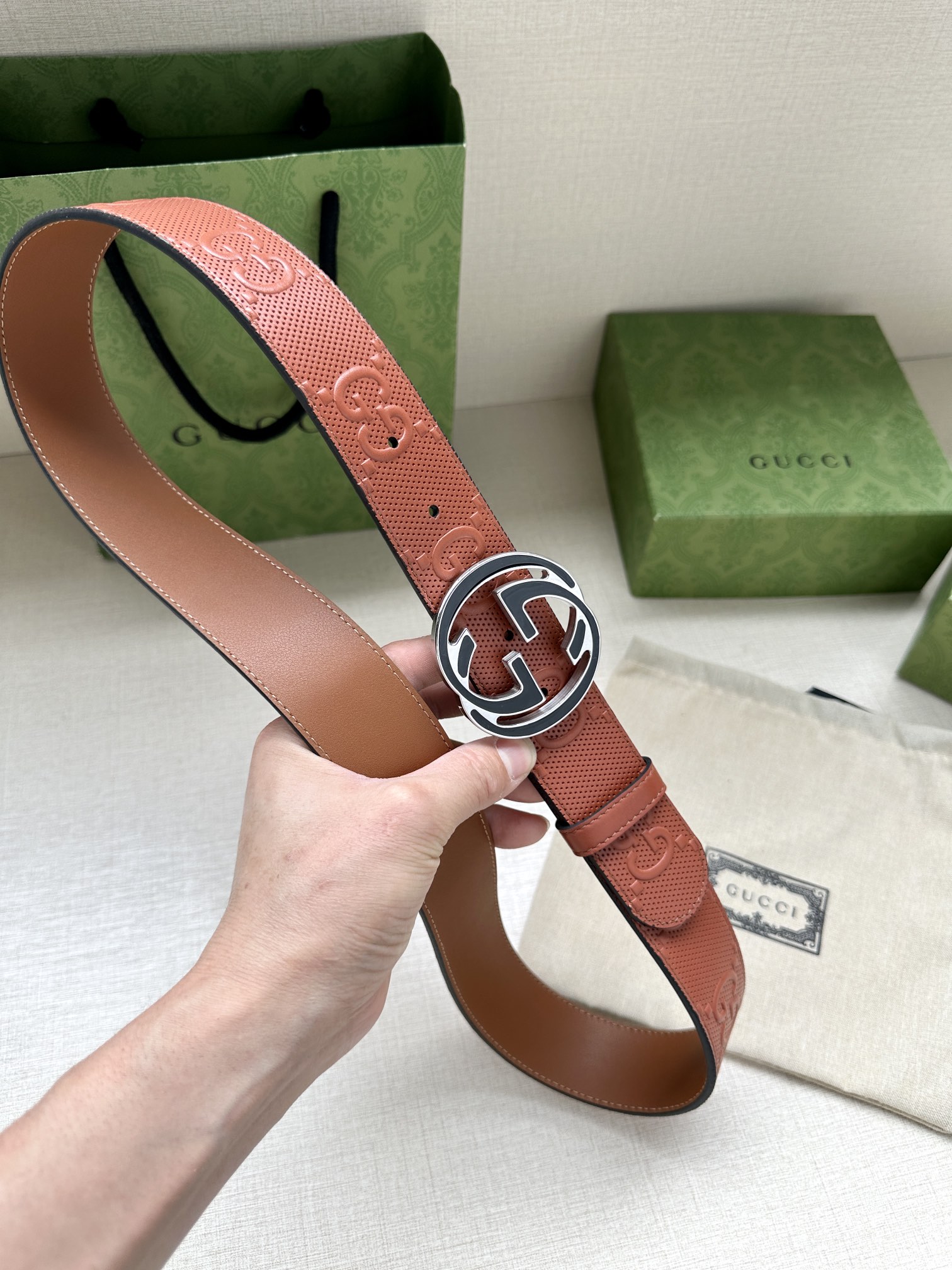 GUCCI宽度4.0cm这款单品将品