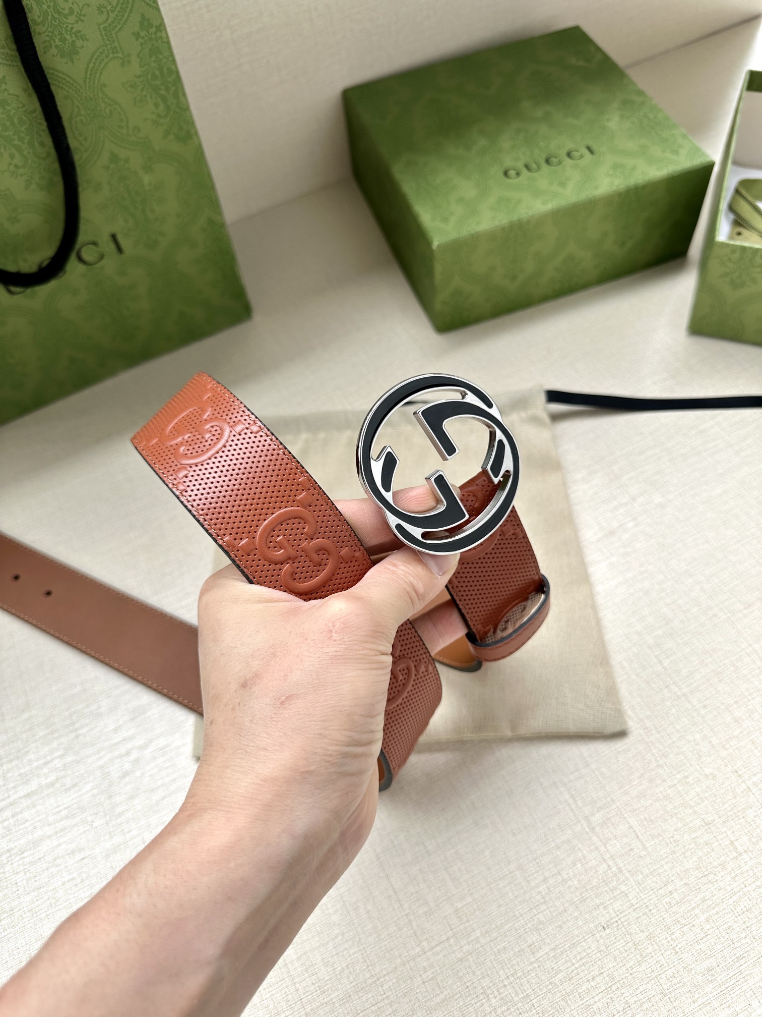 GUCCI宽度4.0cm这款单品将品