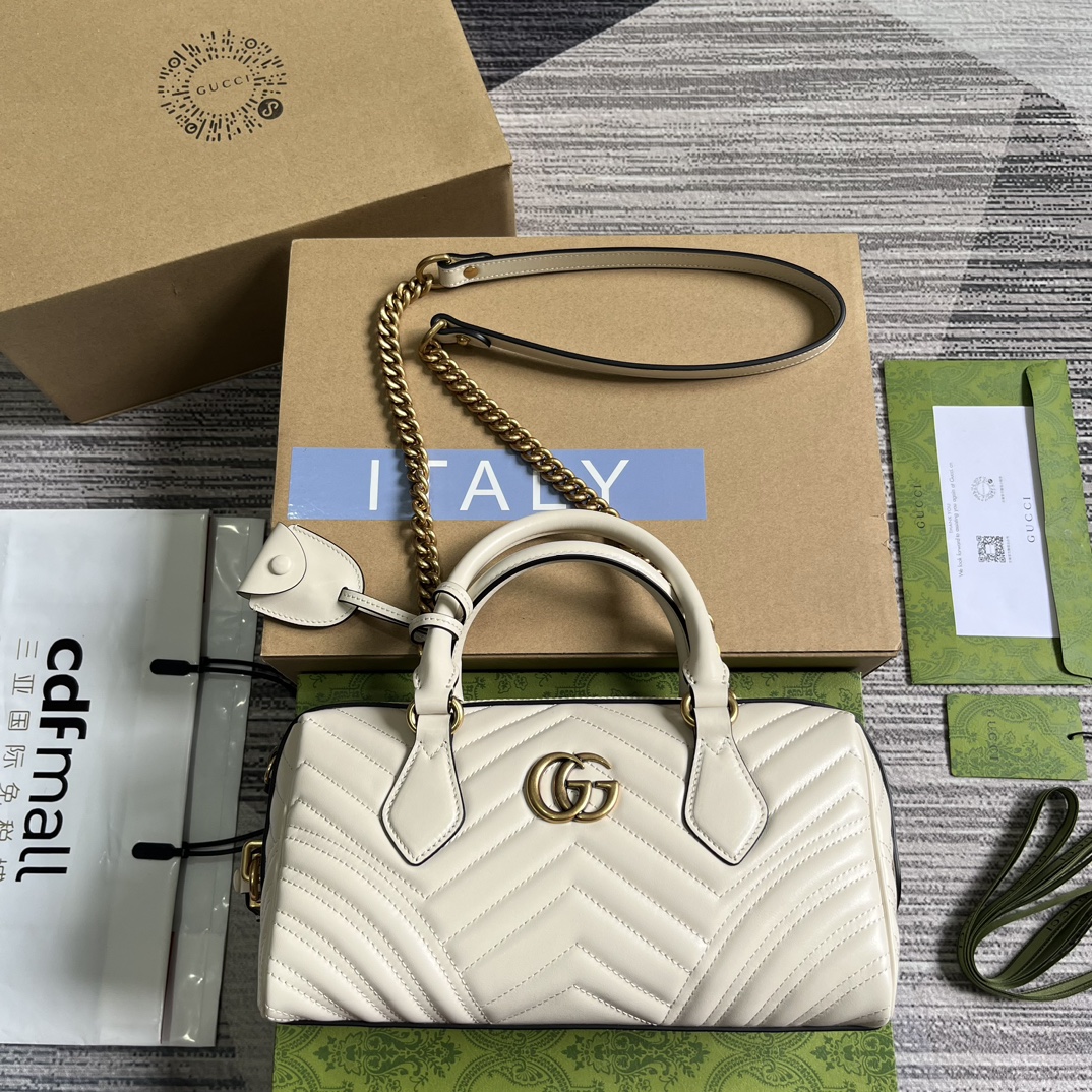 GUCCI GG Marmont белая сцёганая скураная сумка з дзвюма літарамі G