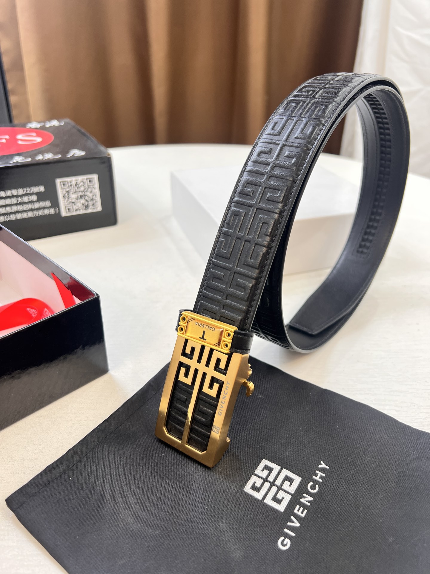 纪梵希 男士正装皮带 选用双面进口头层牛皮
