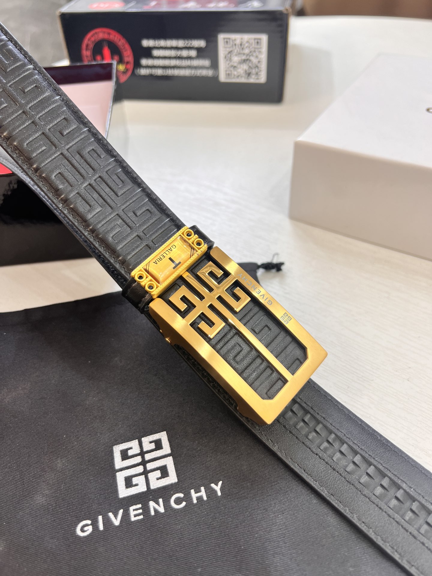 纪梵希 男士正装皮带 选用双面进口头层牛皮