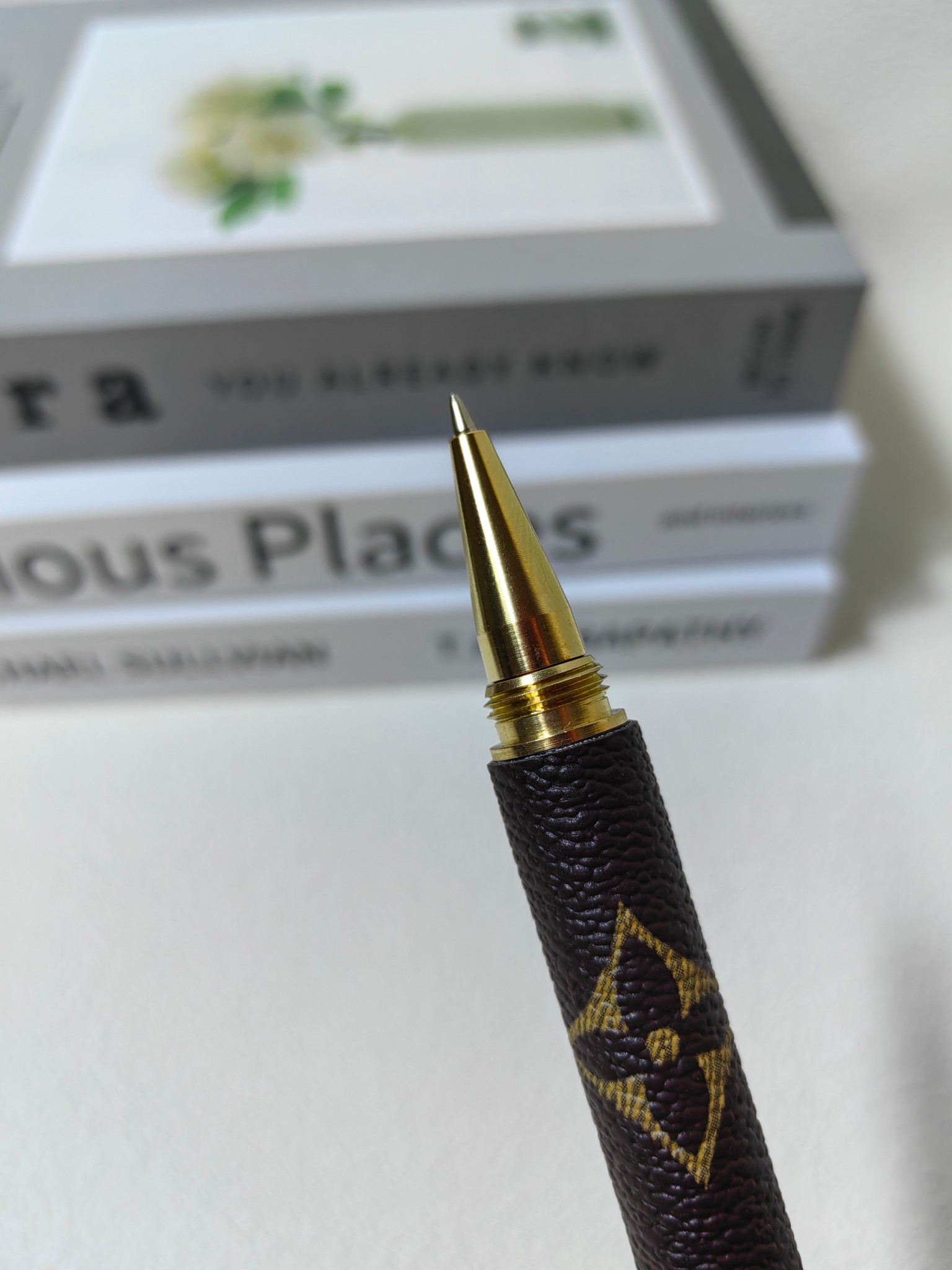 Classic Monogram Gel Pen - Comprehensive 2