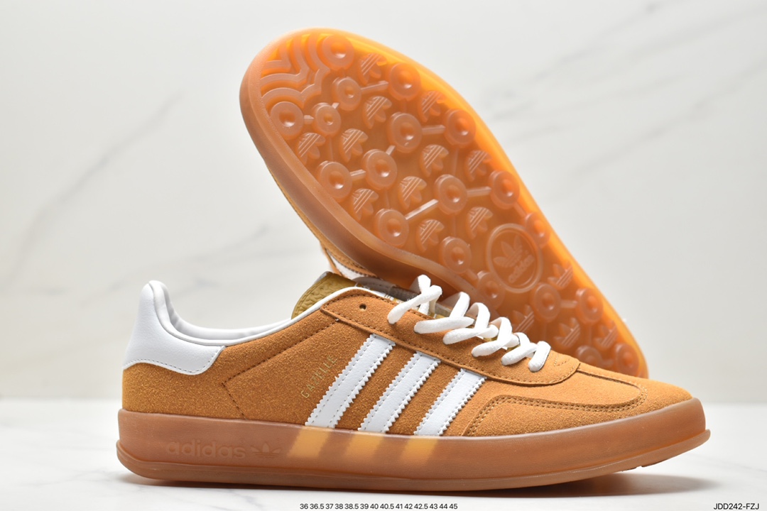 The Adidas Originals Samba Vegan shoe is a timeless training icon HQ8716