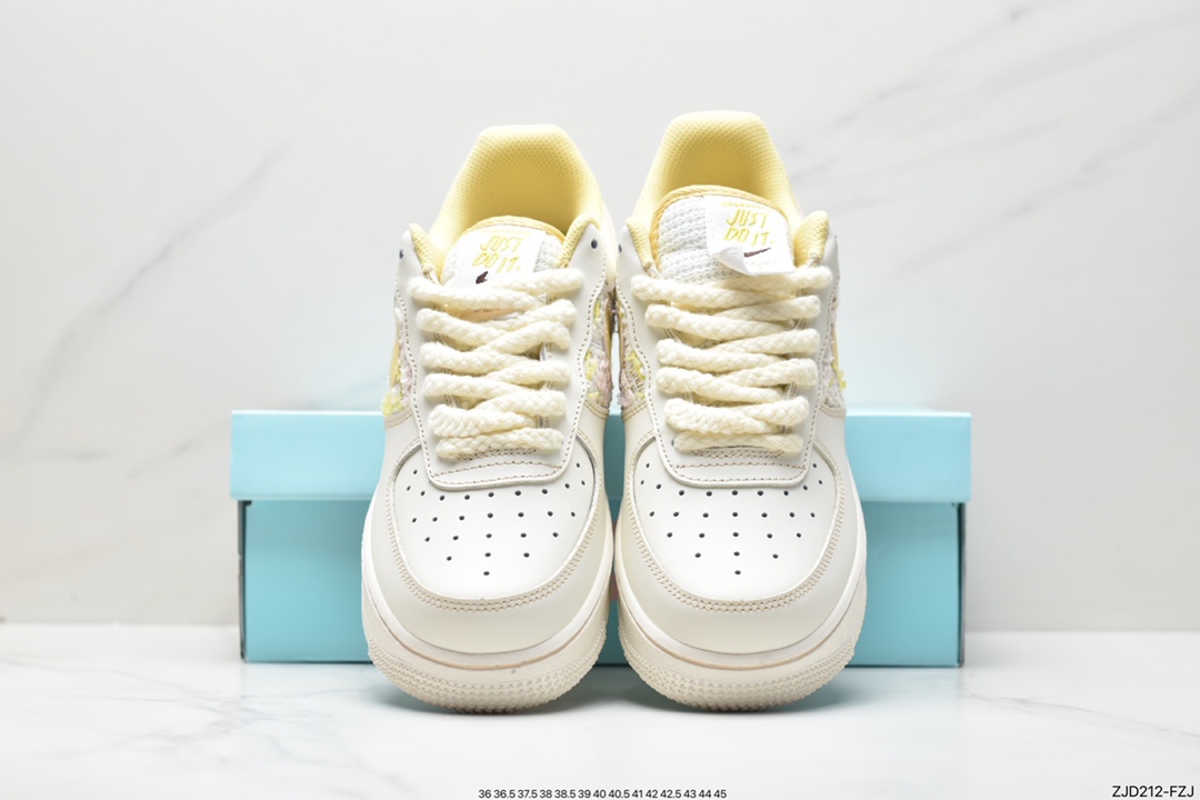 240 Nike Air Force 1' 07 空军一号低帮运动休闲板鞋 FJ7740-016