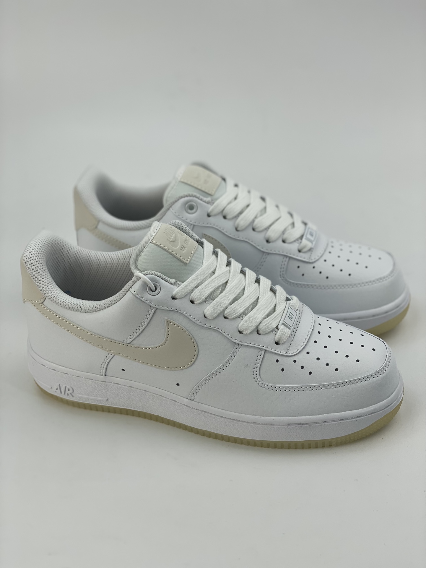 200 Nike Air Force 1 Low 07 夜光白 AO2132-101