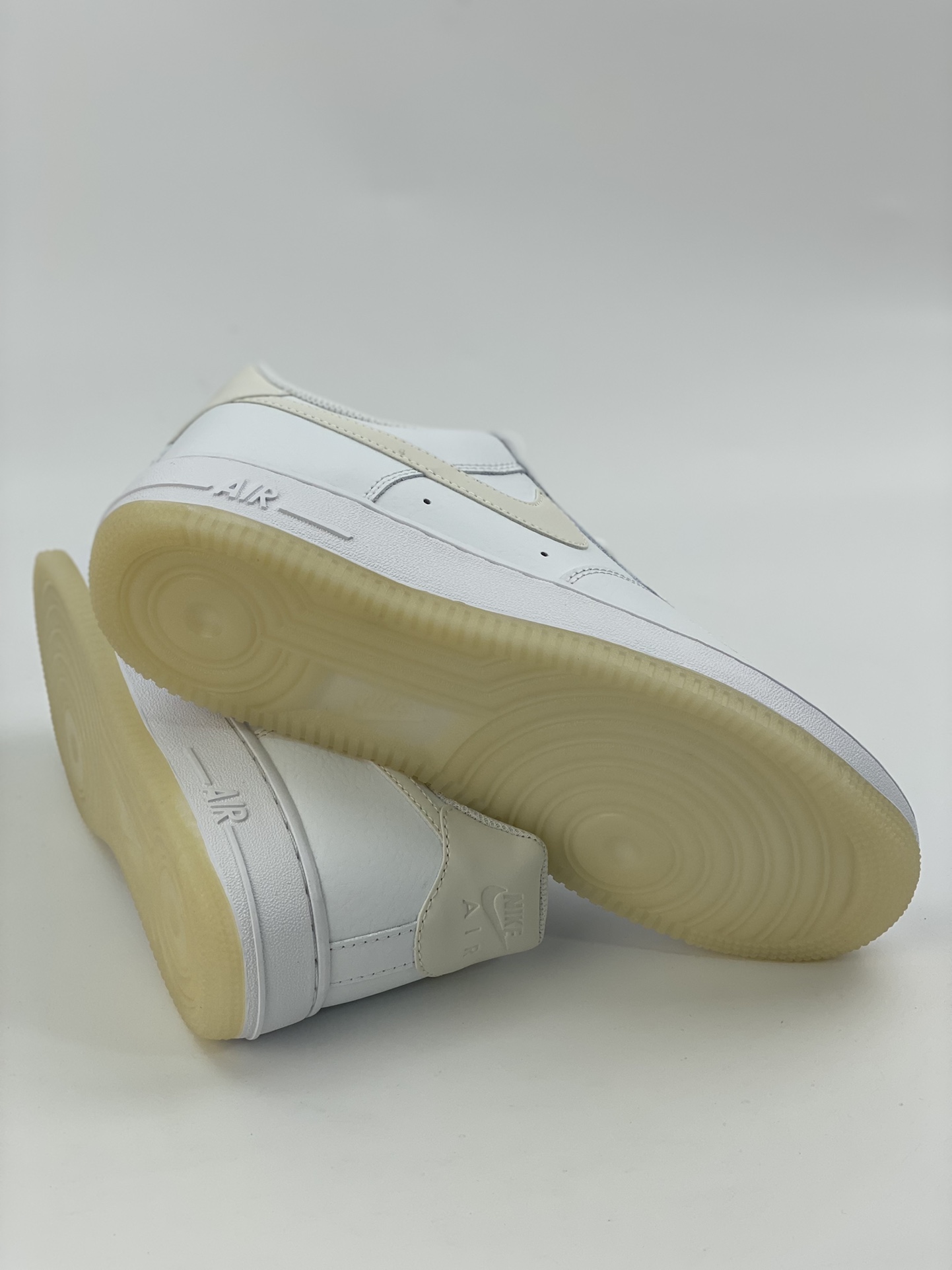 200 Nike Air Force 1 Low 07 夜光白 AO2132-101