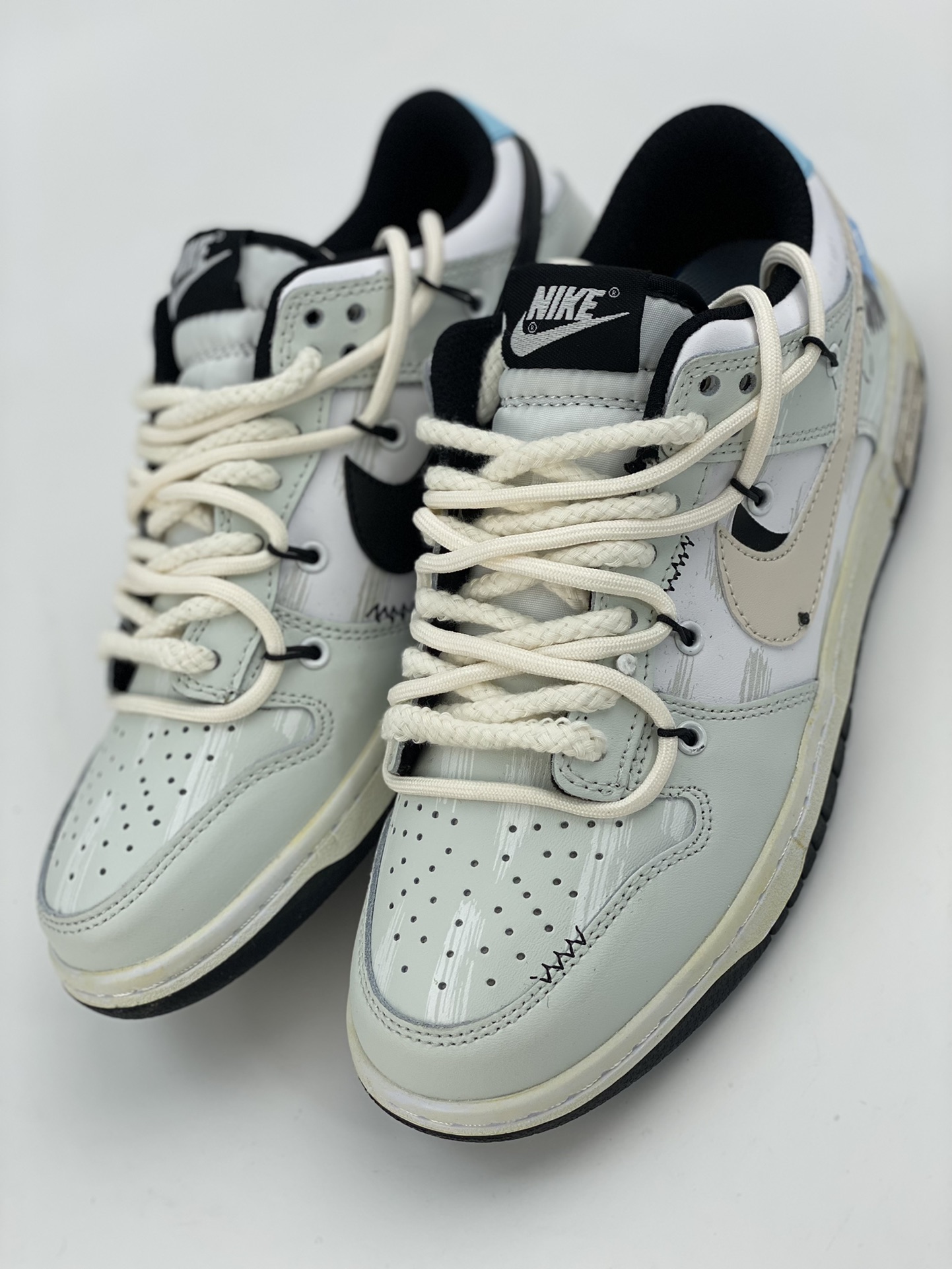 200 NIKE SB Dunk Low 涂鸦绑带 DO6288-100