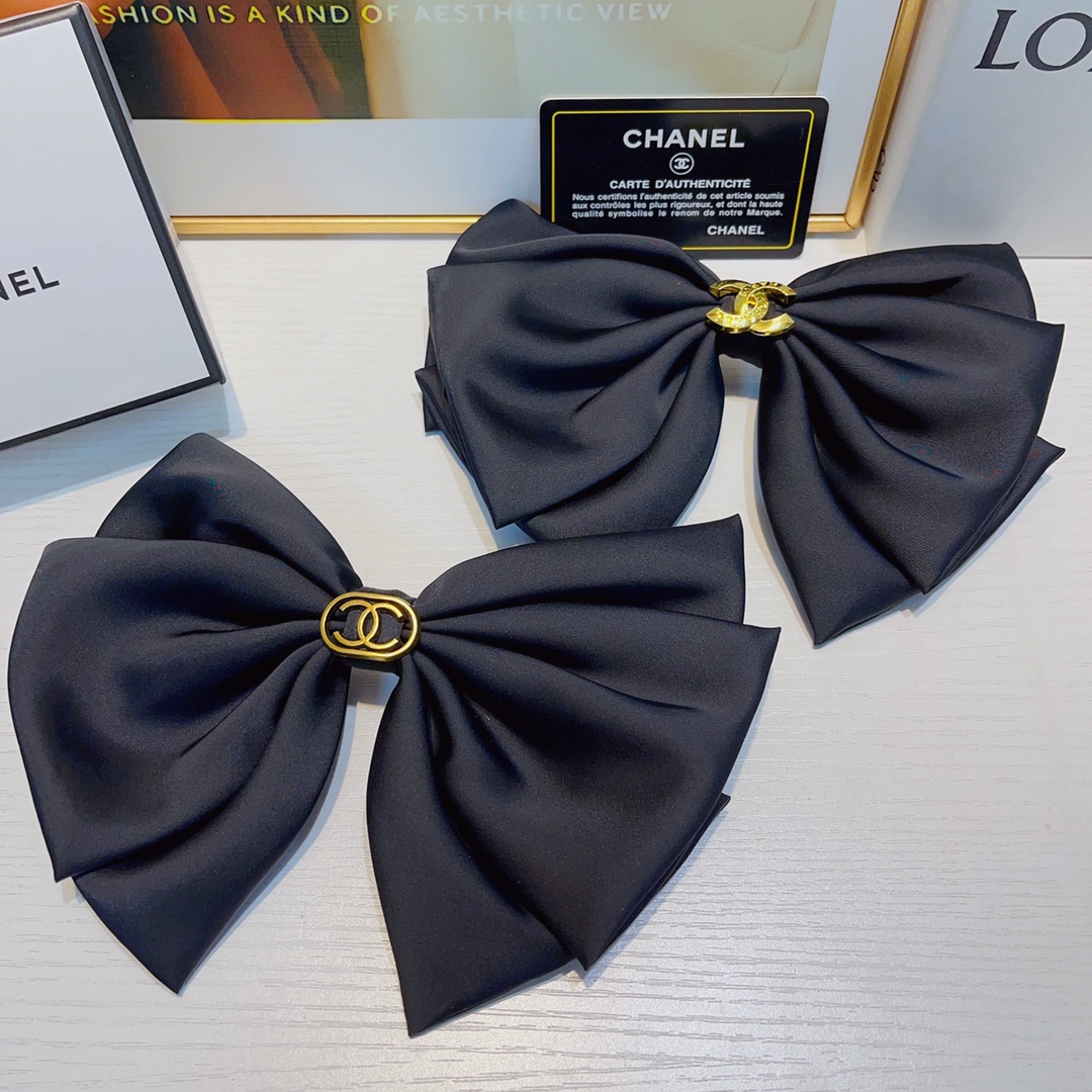 NO:280815,CHANEL Xiaoxiang CHANEL hair clip New logo spring clip Temperament versatile little fairy must-have item Full of celebrity style ~ Treasure style Close eyes recommended (single) hair accessories, hair clips, chanel, hairpins19860909CHANEL小香 CHANEL发夹 新款logo弹簧夹 气质百搭小仙女必入单品 名媛风十足～宝藏款 闭眼入推荐款（单个）发饰,发夹,chanel,hairpins,accessory