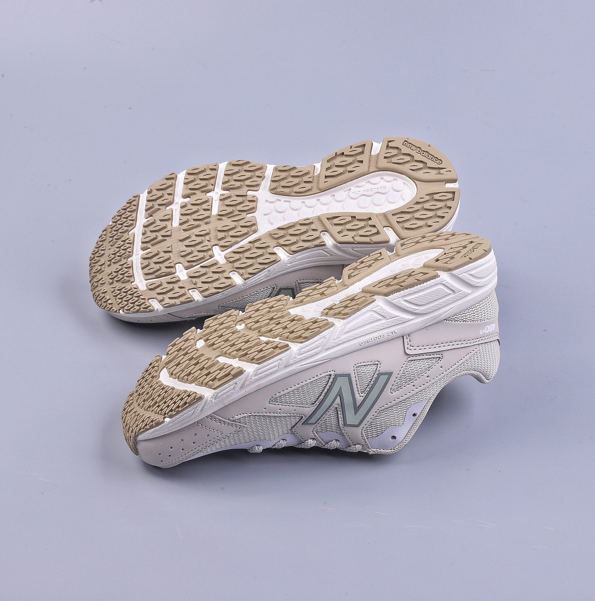 New Balance 480 retro shoes are a particularly popular pair of shoes in Korea W480ST5