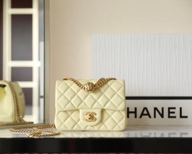 Chanel Classic Flap Bag Crossbody & Shoulder Bags At Cheap Price Light Yellow Vintage Gold Lambskin Sheepskin Spring/Summer Collection Chains
