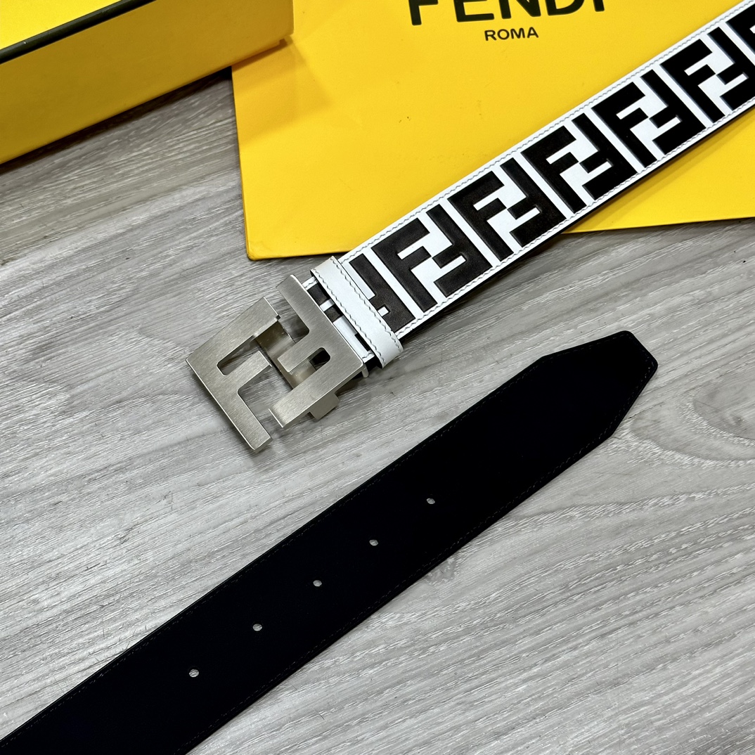 FENDI芬迪宽38MM标志造型宽皮
