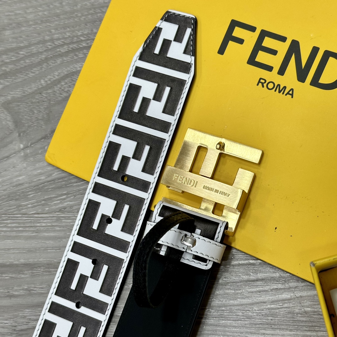 FENDI芬迪宽38MM标志造型宽皮