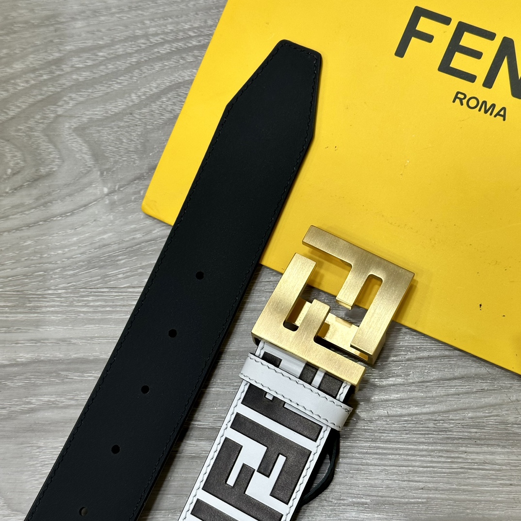FENDI芬迪宽38MM标志造型宽皮