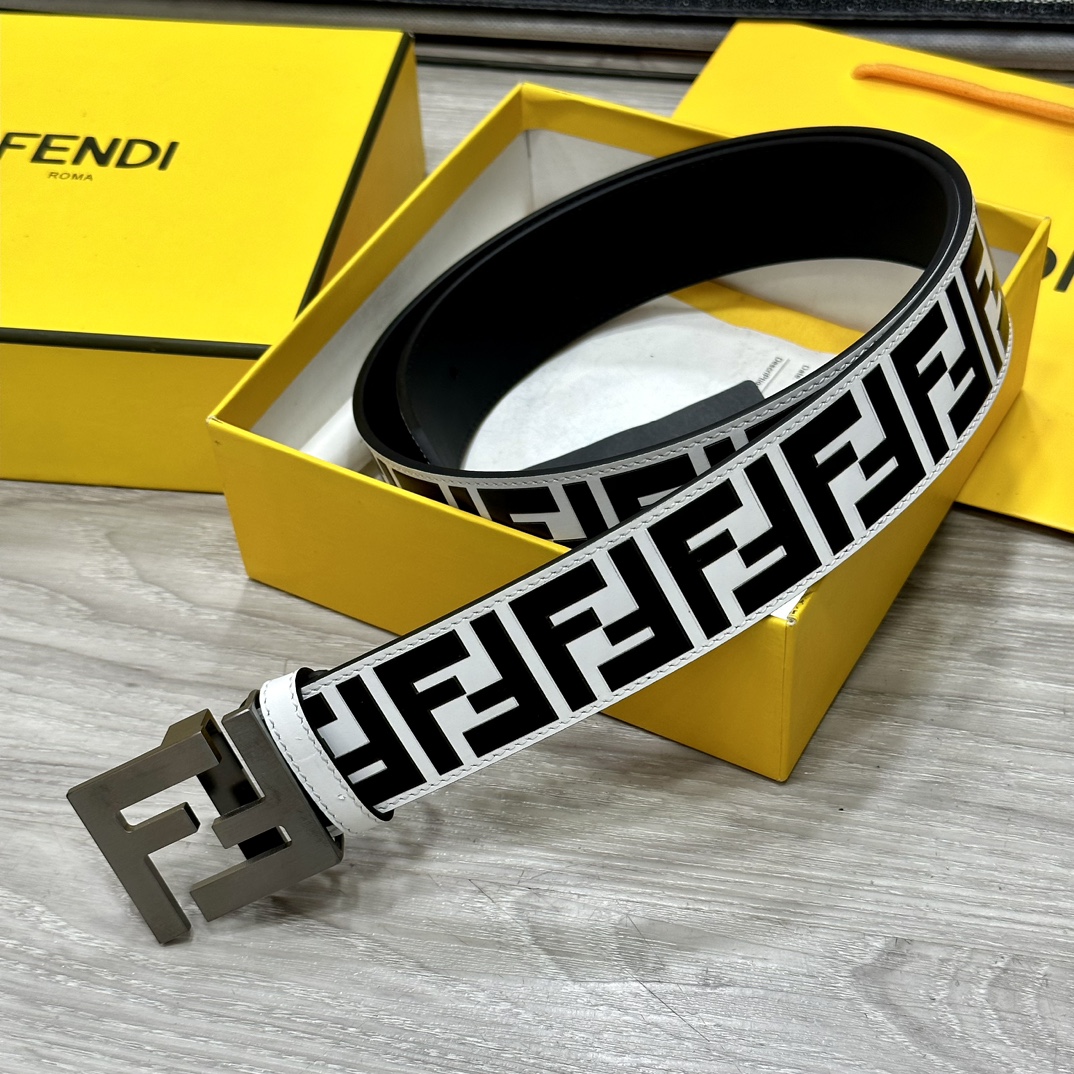 FENDI芬迪宽38MM标志造型宽皮