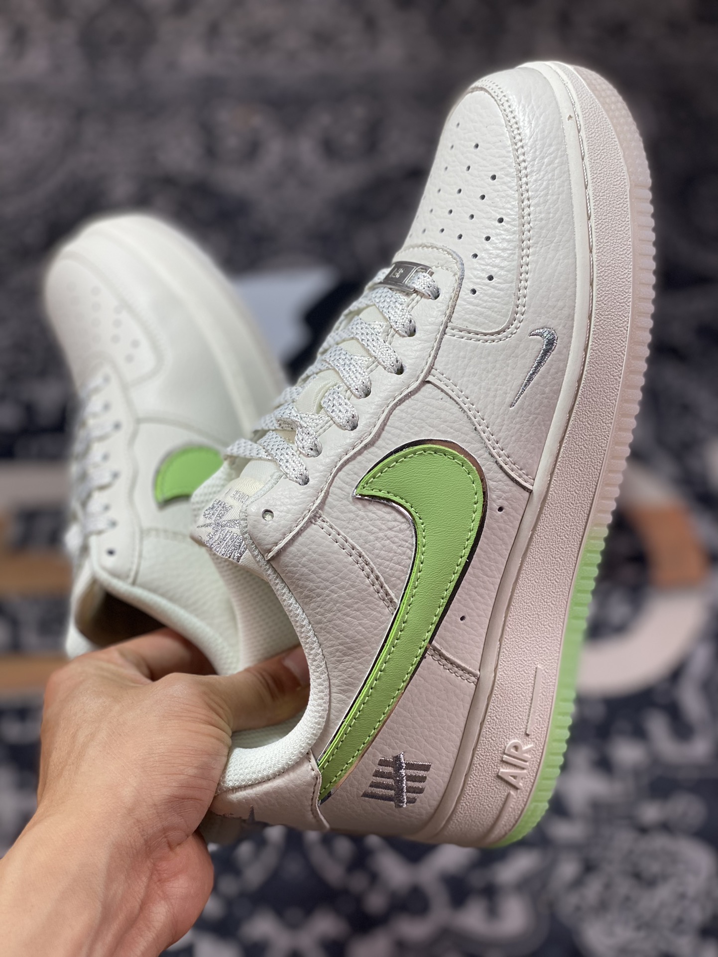 240 UNDEFEATED x Nike Air Force 1′07 Low”Beige/Apple Green”空军一号板鞋“皮革米白苹果绿银五杠”BS9055-731