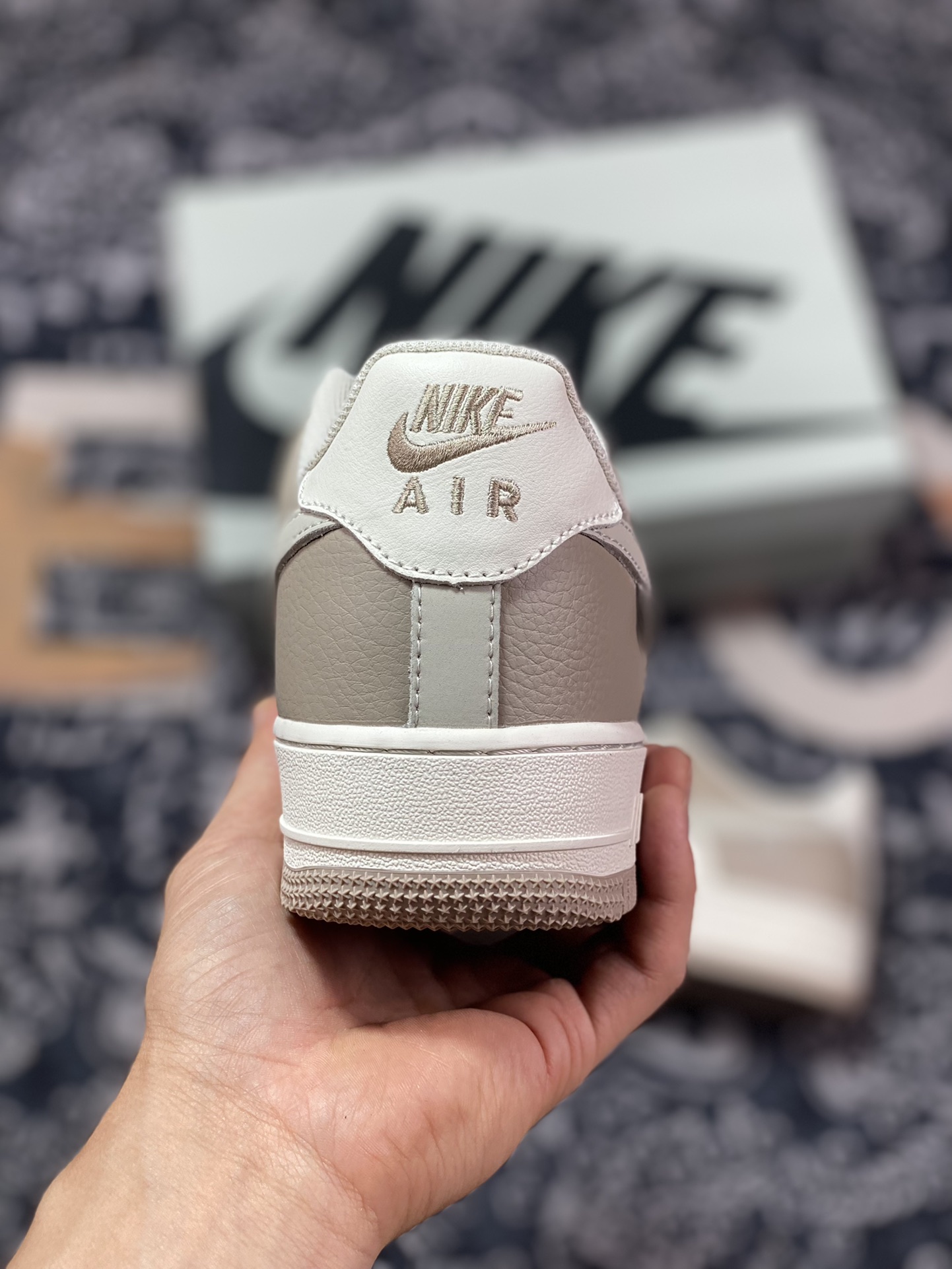 240 Nike Air Force 1 '07 Low QS”Mocha Brown/Sail White Swoosh”空军一号板鞋“皮革摩卡棕米白小钩”DB3301-133