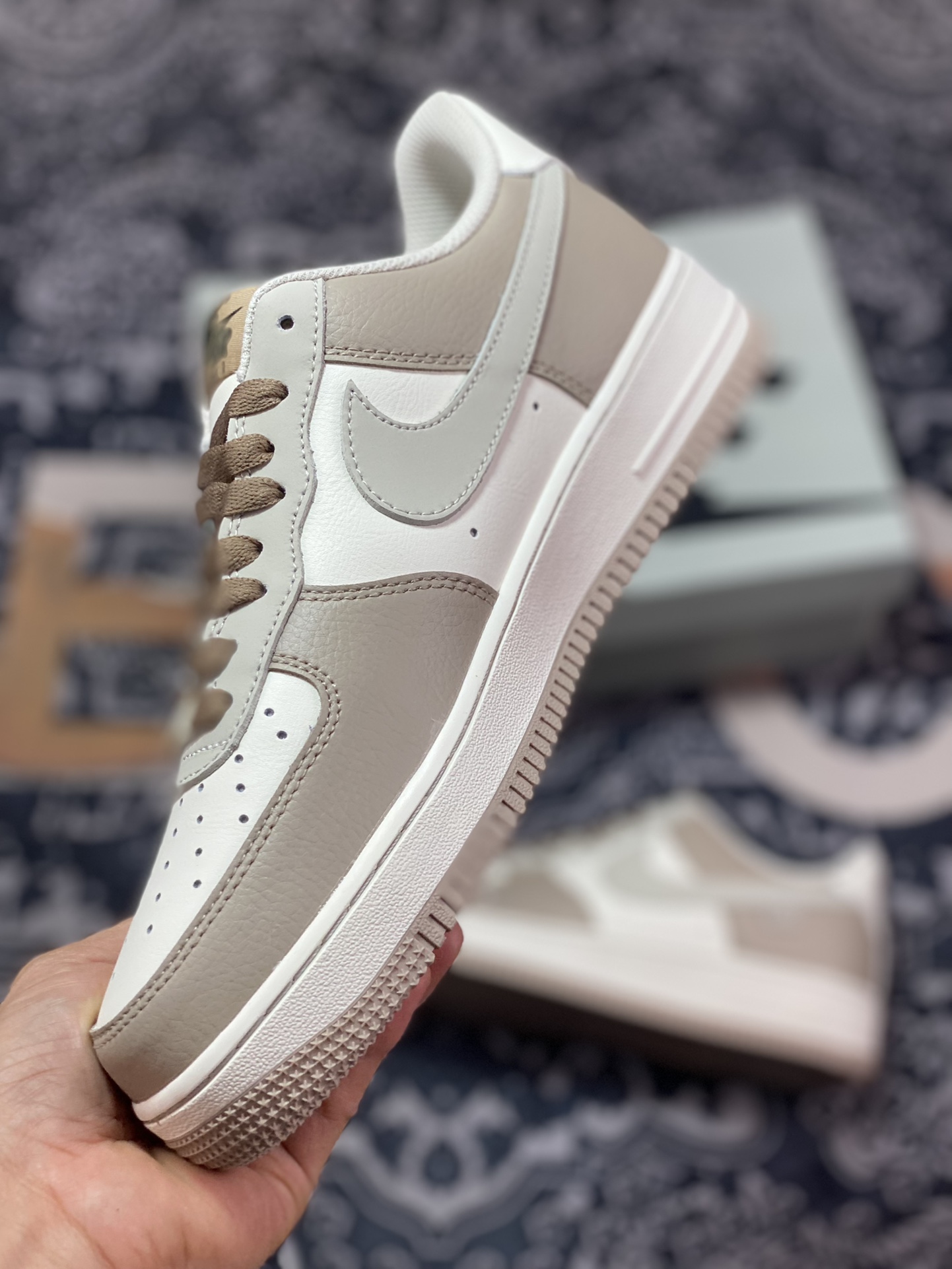 240 Nike Air Force 1 '07 Low QS”Mocha Brown/Sail White Swoosh”空军一号板鞋“皮革摩卡棕米白小钩”DB3301-133