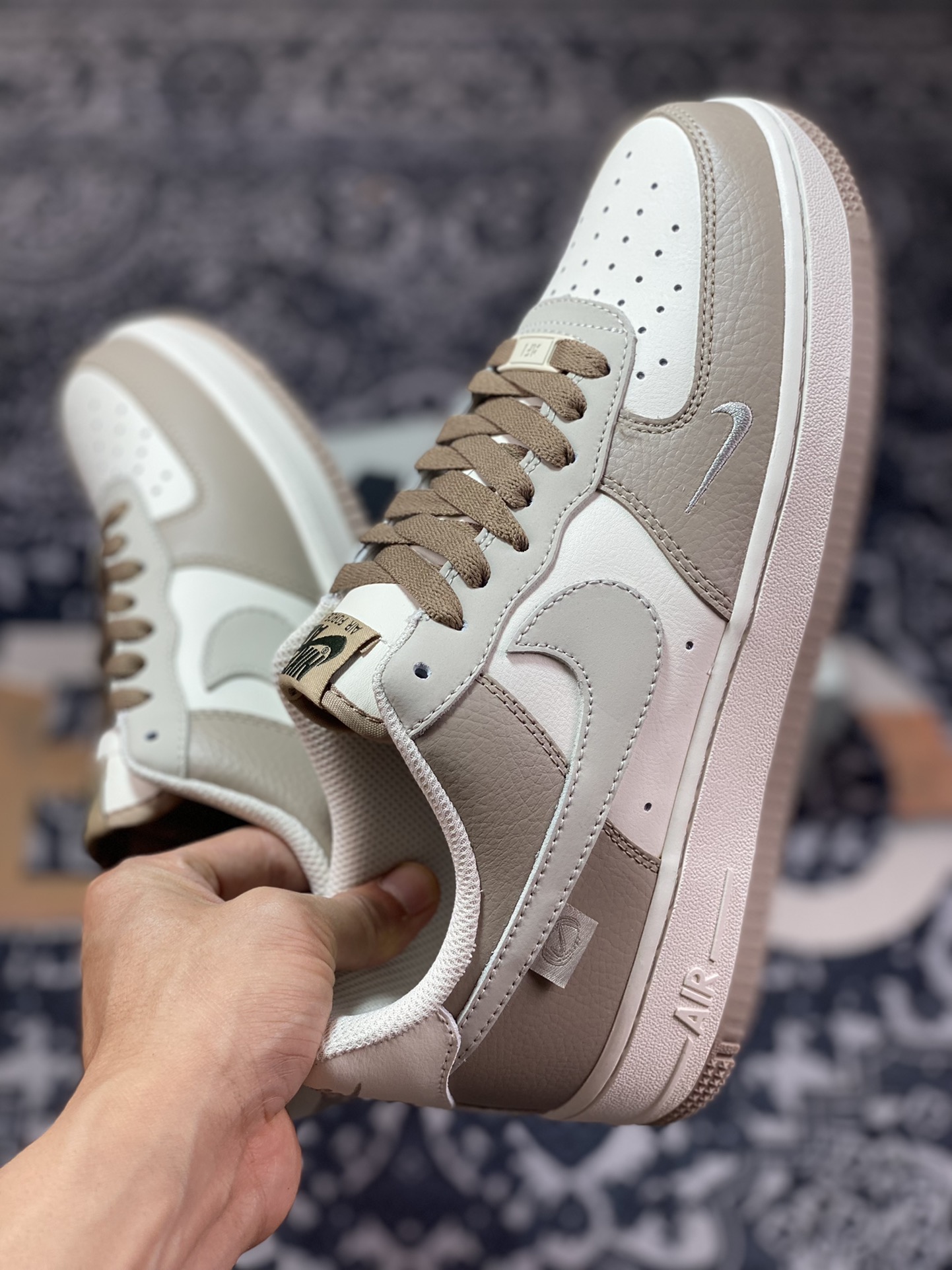 240 Nike Air Force 1 '07 Low QS”Mocha Brown/Sail White Swoosh”空军一号板鞋“皮革摩卡棕米白小钩”DB3301-133