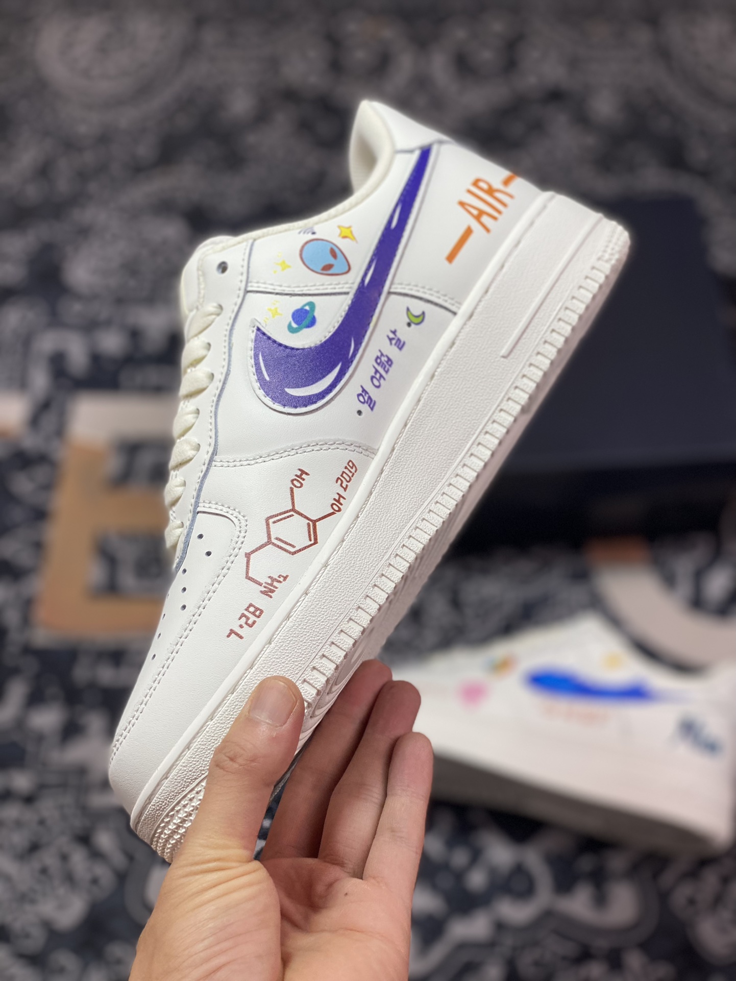 Nike Air Force 1 '07 Low ”Beige/Graffiti” Air Force 1 sneakers ”off-white hand-painted graffiti print” CW2288-333