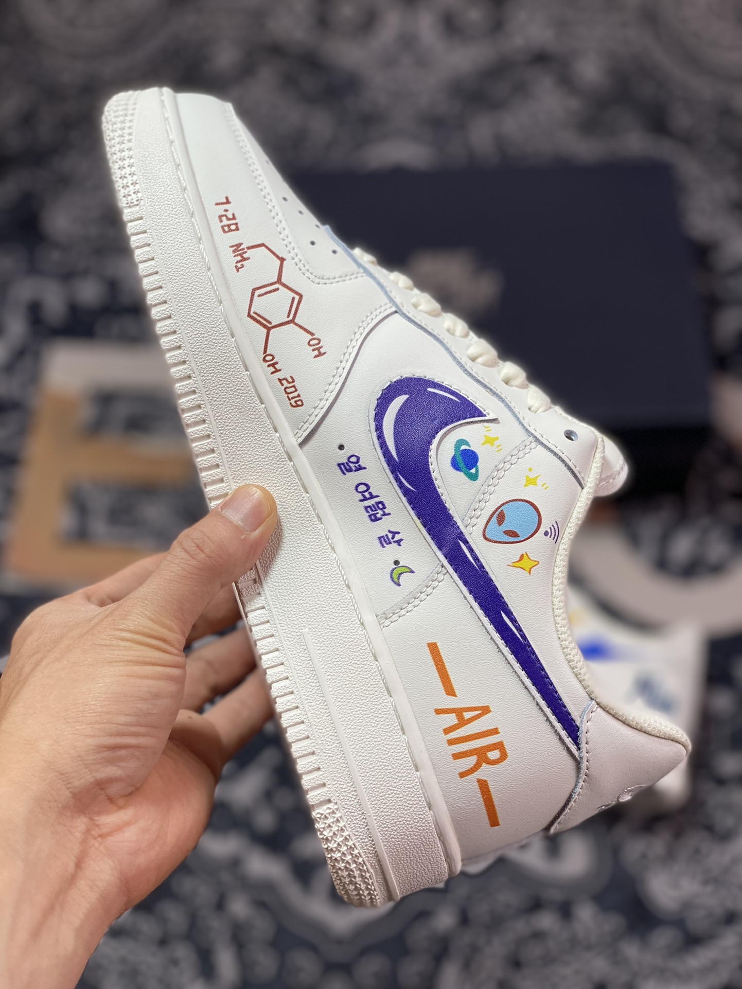 Nike Air Force 1 '07 Low ”Beige/Graffiti” Air Force 1 sneakers ”off-white hand-painted graffiti print” CW2288-333