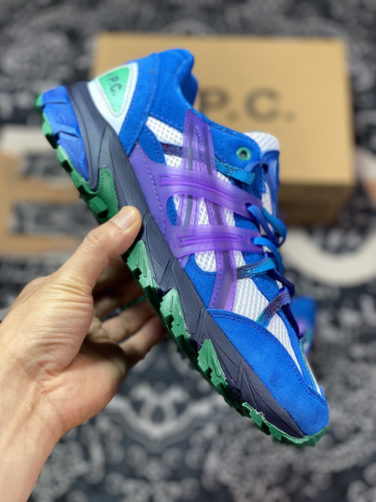 APC x ASICS GEL-Sonoma 15-50 series mountain style outdoor low-top casual sports running shoes ”blue, white, green and purple gradient” 1203A226-400 feet