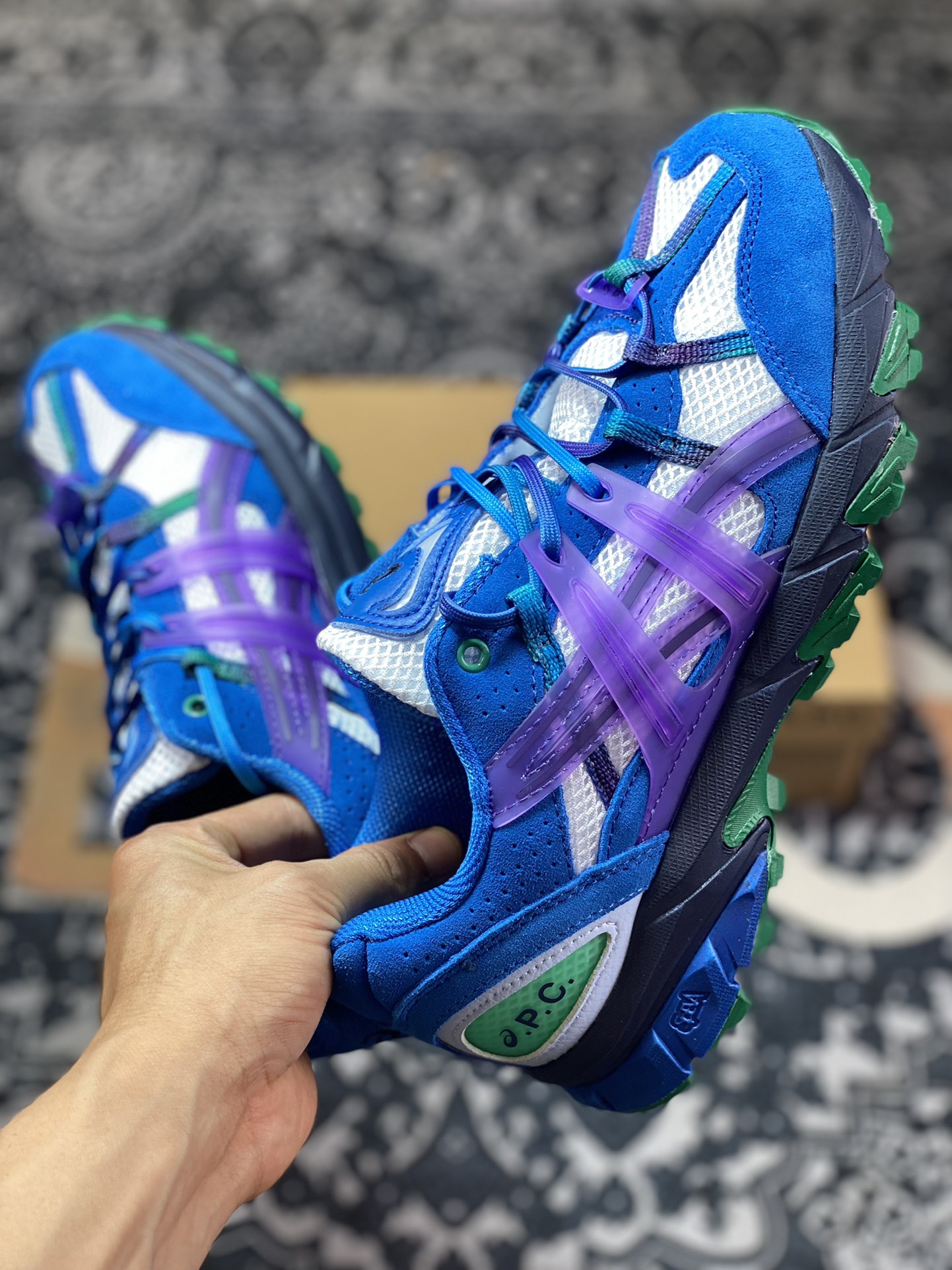 APC x ASICS GEL-Sonoma 15-50 series mountain style outdoor low-top casual sports running shoes ”blue, white, green and purple gradient” 1203A226-400 feet