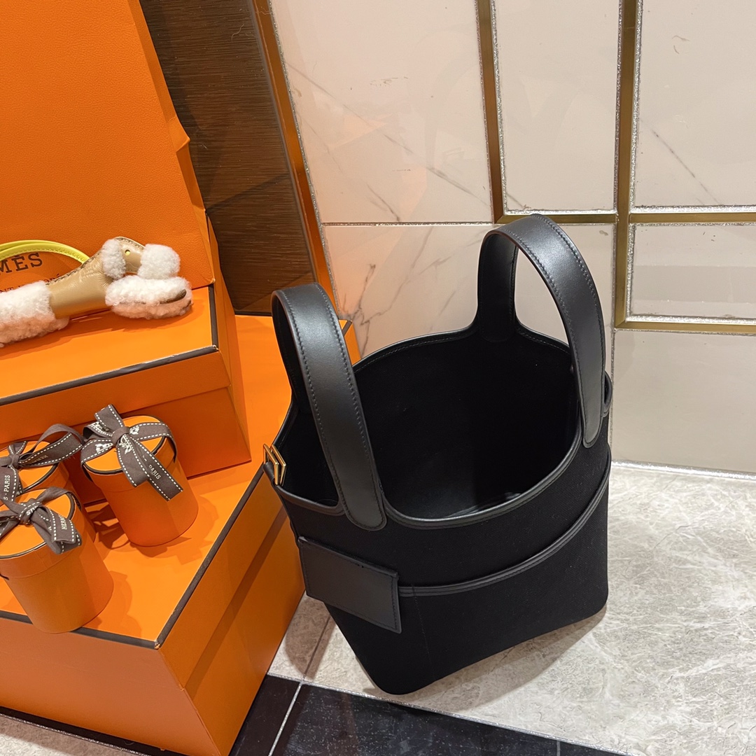 Hermès Cargo picotin 18 bucket bag